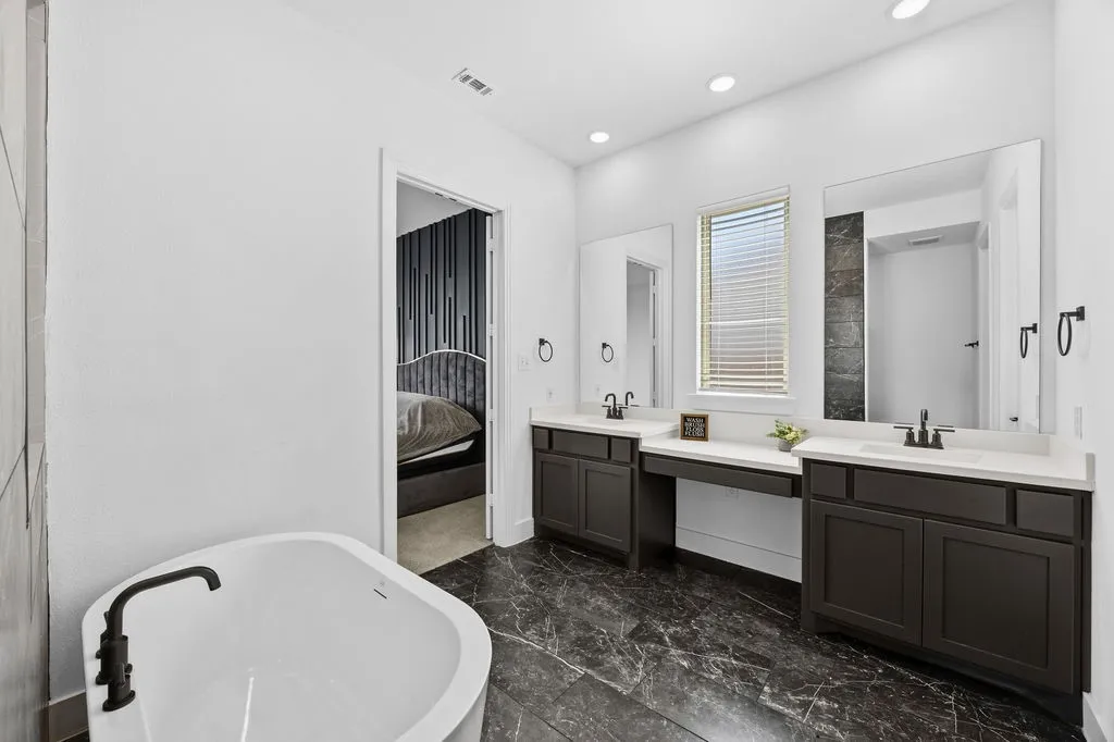 Single Family Residence For Sale in Collin County , 2717 Oak Blossom Drive, Mc Kinney, Texas 75071, 4 Bedroom, 4 Bathroom, 3 Garage spaces, 3,616 Sqft, built in 2021, mls#21380603, Real Estate Agent in Mc Kinney, Homes For Sale in Collin county, Homes For Sale in Mc Kinney, Realtor in Mc Kinney Texas, Real Estate Brokerage Independent Realty Texas, Luminita Cordes Realtor