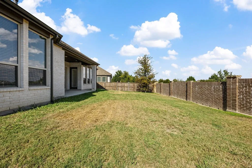 Single Family Residence For Sale in Collin County , 2717 Oak Blossom Drive, Mc Kinney, Texas 75071, 4 Bedroom, 4 Bathroom, 3 Garage spaces, 3,616 Sqft, built in 2021, mls#21380603, Real Estate Agent in Mc Kinney, Homes For Sale in Collin county, Homes For Sale in Mc Kinney, Realtor in Mc Kinney Texas, Real Estate Brokerage Independent Realty Texas, Luminita Cordes Realtor