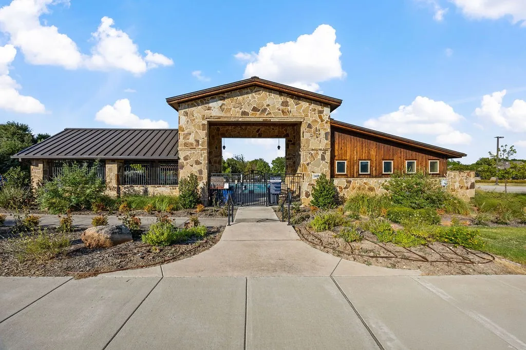 Single Family Residence For Sale in Collin County , 2717 Oak Blossom Drive, Mc Kinney, Texas 75071, 4 Bedroom, 4 Bathroom, 3 Garage spaces, 3,616 Sqft, built in 2021, mls#21380603, Real Estate Agent in Mc Kinney, Homes For Sale in Collin county, Homes For Sale in Mc Kinney, Realtor in Mc Kinney Texas, Real Estate Brokerage Independent Realty Texas, Luminita Cordes Realtor