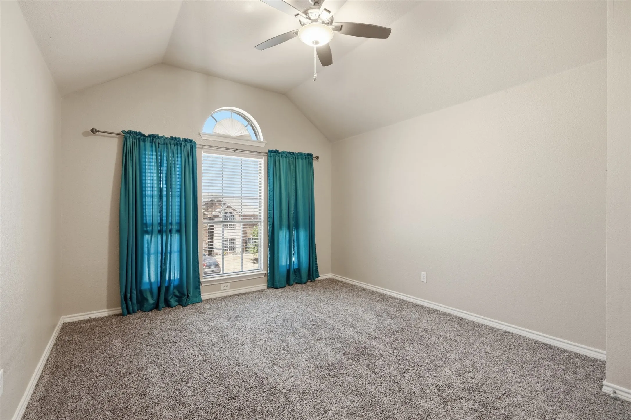 Single Family Residence For Rent in Tarrant County , 7120 Brekenridge Drive, Fort Worth, Texas 76179, 5 Bedroom, 4 Bathroom, 2 Garage spaces, 3,860 Sqft, built in 2005, mls#21384680, Real Estate Agent in Fort Worth, Homes For Rent in Tarrant county, Homes For Rent in Fort Worth, Realtor in Fort Worth Texas, Real Estate Brokerage Independent Realty Texas, Luminita Cordes Realtor