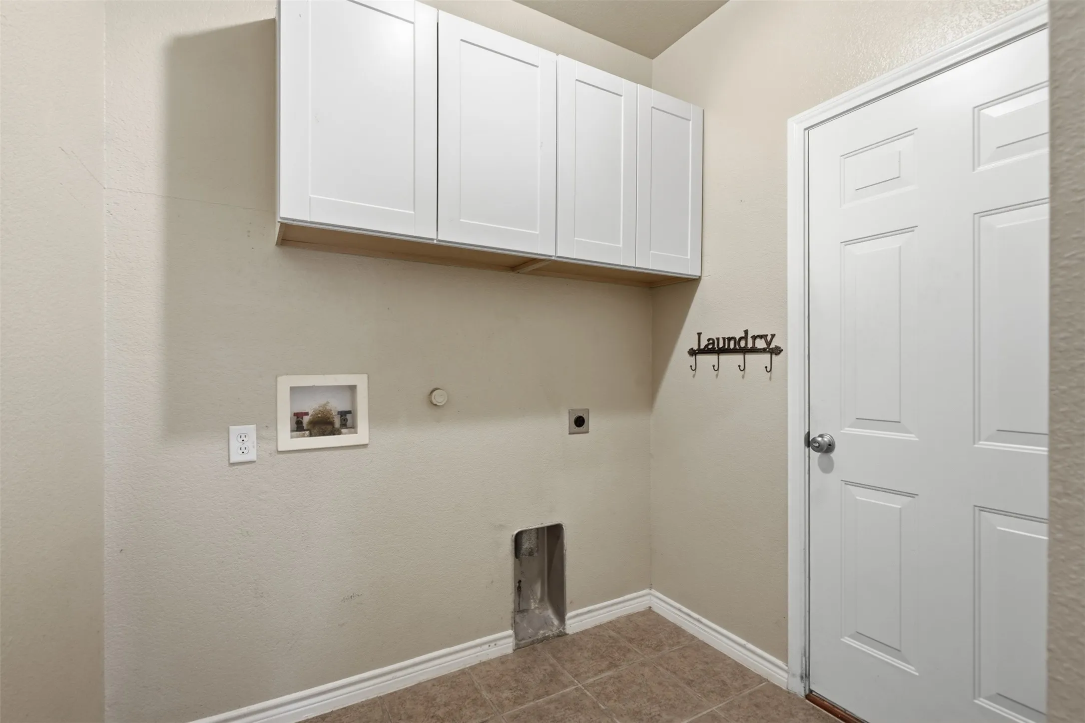 Single Family Residence For Rent in Tarrant County , 7120 Brekenridge Drive, Fort Worth, Texas 76179, 5 Bedroom, 4 Bathroom, 2 Garage spaces, 3,860 Sqft, built in 2005, mls#21384680, Real Estate Agent in Fort Worth, Homes For Rent in Tarrant county, Homes For Rent in Fort Worth, Realtor in Fort Worth Texas, Real Estate Brokerage Independent Realty Texas, Luminita Cordes Realtor