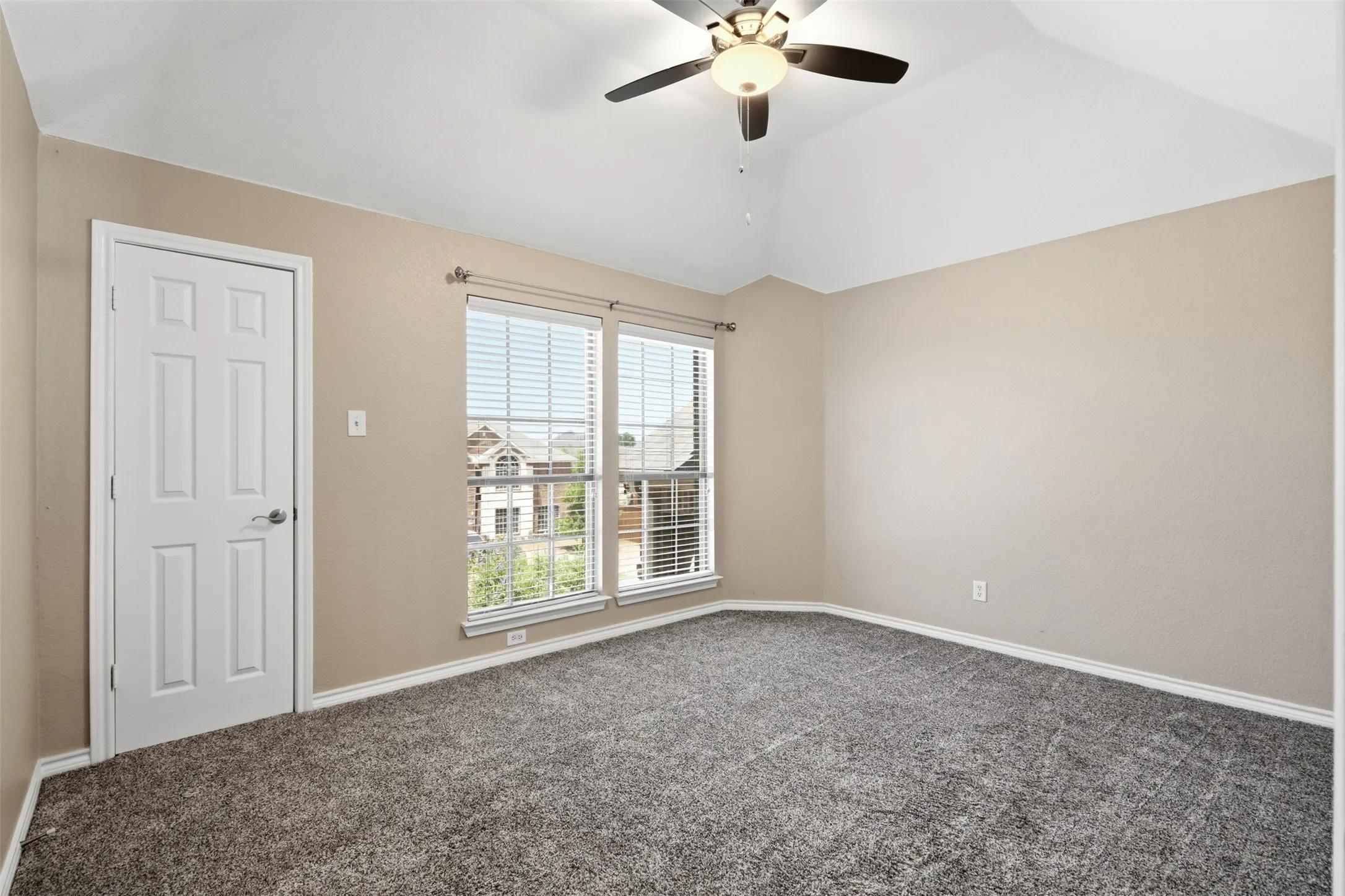 Single Family Residence For Rent in Tarrant County , 7120 Brekenridge Drive, Fort Worth, Texas 76179, 5 Bedroom, 4 Bathroom, 2 Garage spaces, 3,860 Sqft, built in 2005, mls#21384680, Real Estate Agent in Fort Worth, Homes For Rent in Tarrant county, Homes For Rent in Fort Worth, Realtor in Fort Worth Texas, Real Estate Brokerage Independent Realty Texas, Luminita Cordes Realtor