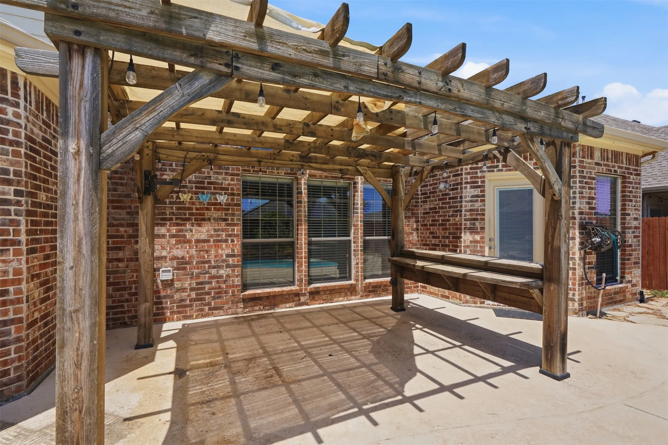 Single Family Residence For Rent in Tarrant County , 7120 Brekenridge Drive, Fort Worth, Texas 76179, 5 Bedroom, 4 Bathroom, 2 Garage spaces, 3,860 Sqft, built in 2005, mls#21384680, Real Estate Agent in Fort Worth, Homes For Rent in Tarrant county, Homes For Rent in Fort Worth, Realtor in Fort Worth Texas, Real Estate Brokerage Independent Realty Texas, Luminita Cordes Realtor