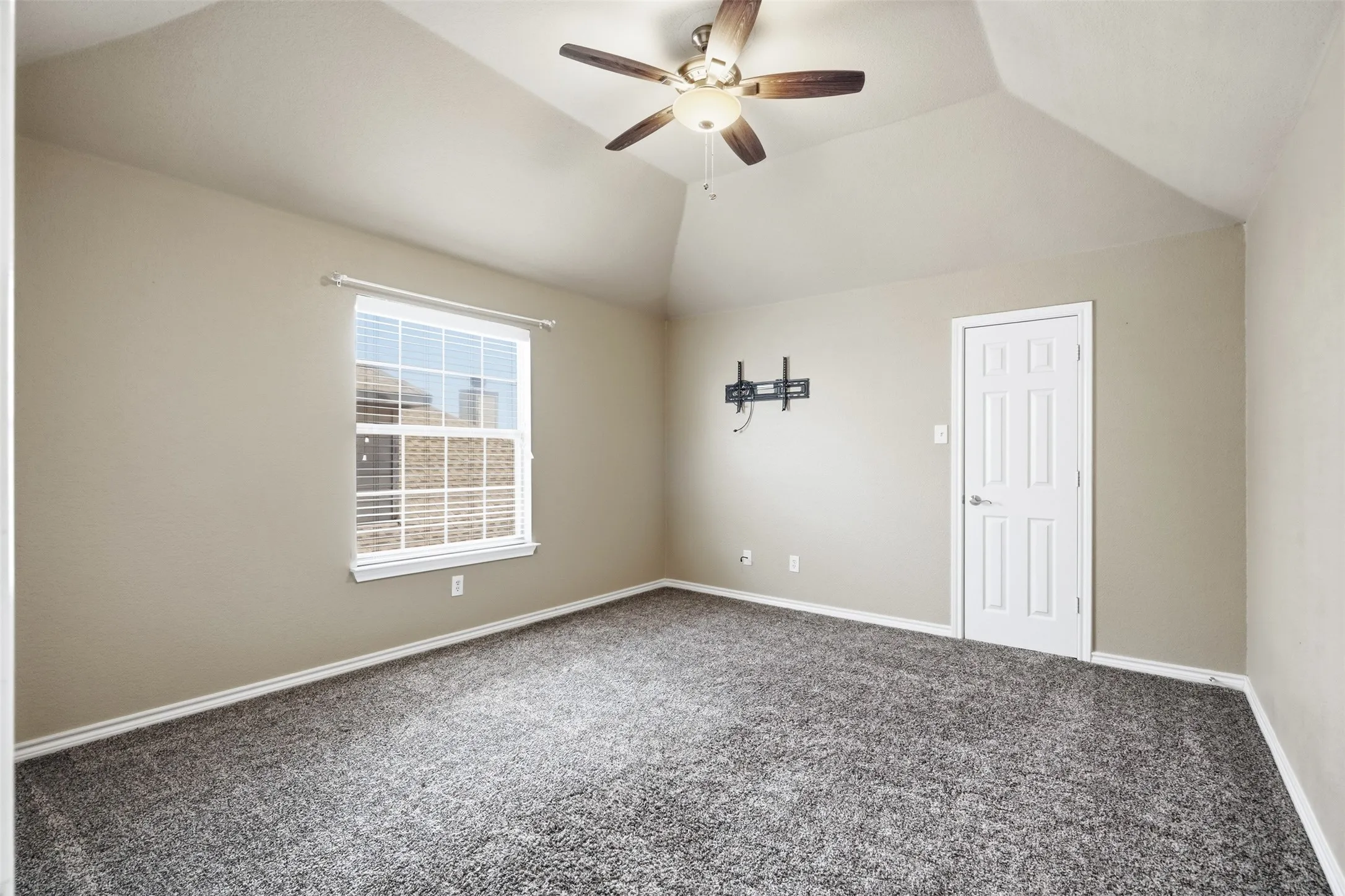 Single Family Residence For Rent in Tarrant County , 7120 Brekenridge Drive, Fort Worth, Texas 76179, 5 Bedroom, 4 Bathroom, 2 Garage spaces, 3,860 Sqft, built in 2005, mls#21384680, Real Estate Agent in Fort Worth, Homes For Rent in Tarrant county, Homes For Rent in Fort Worth, Realtor in Fort Worth Texas, Real Estate Brokerage Independent Realty Texas, Luminita Cordes Realtor