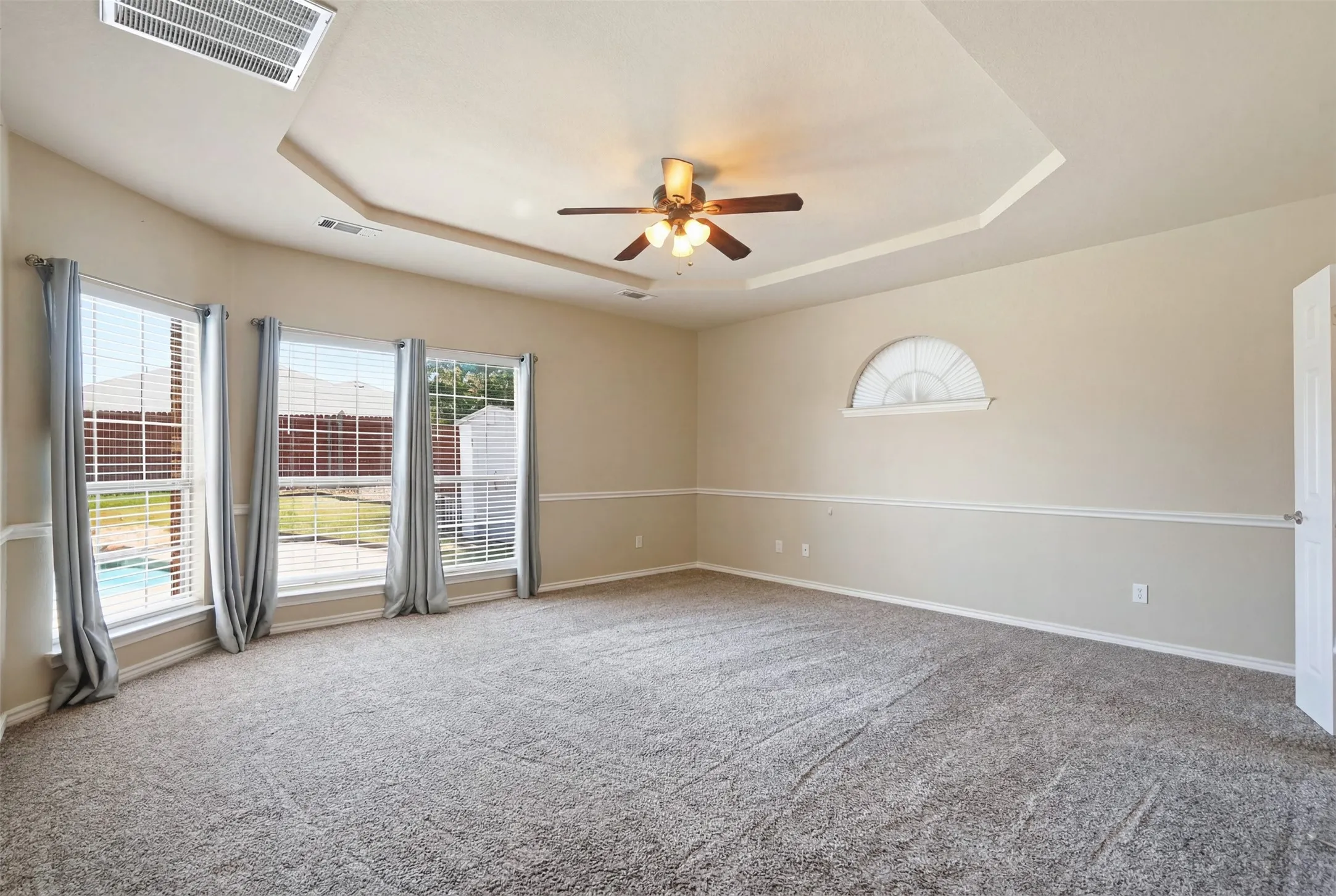 Single Family Residence For Rent in Tarrant County , 7120 Brekenridge Drive, Fort Worth, Texas 76179, 5 Bedroom, 4 Bathroom, 2 Garage spaces, 3,860 Sqft, built in 2005, mls#21384680, Real Estate Agent in Fort Worth, Homes For Rent in Tarrant county, Homes For Rent in Fort Worth, Realtor in Fort Worth Texas, Real Estate Brokerage Independent Realty Texas, Luminita Cordes Realtor