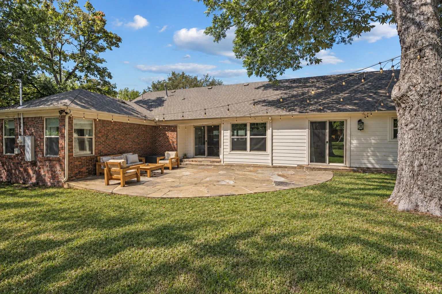 Single Family Residence For Sale in Tarrant County , 4017 Piedmont Road, Fort Worth, Texas 76116, 4 Bedroom, 3 Bathroom, 2 Garage spaces, 2,229 Sqft, built in 1954, mls#21383792, Real Estate Agent in Fort Worth, Homes For Sale in Tarrant county, Homes For Sale in Fort Worth, Realtor in Fort Worth Texas, Real Estate Brokerage Independent Realty Texas, Luminita Cordes Realtor