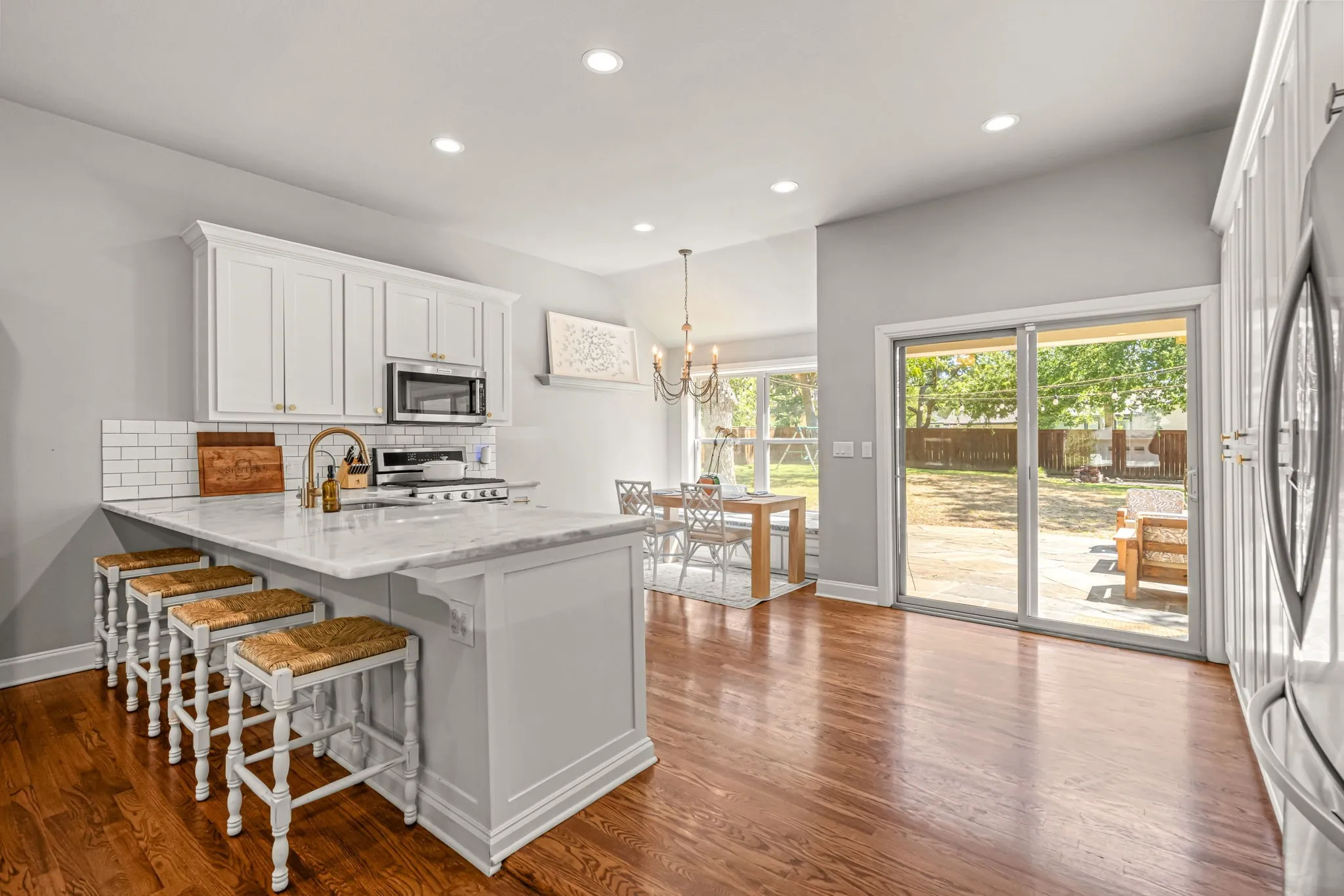 Single Family Residence For Sale in Tarrant County , 4017 Piedmont Road, Fort Worth, Texas 76116, 4 Bedroom, 3 Bathroom, 2 Garage spaces, 2,229 Sqft, built in 1954, mls#21383792, Real Estate Agent in Fort Worth, Homes For Sale in Tarrant county, Homes For Sale in Fort Worth, Realtor in Fort Worth Texas, Real Estate Brokerage Independent Realty Texas, Luminita Cordes Realtor