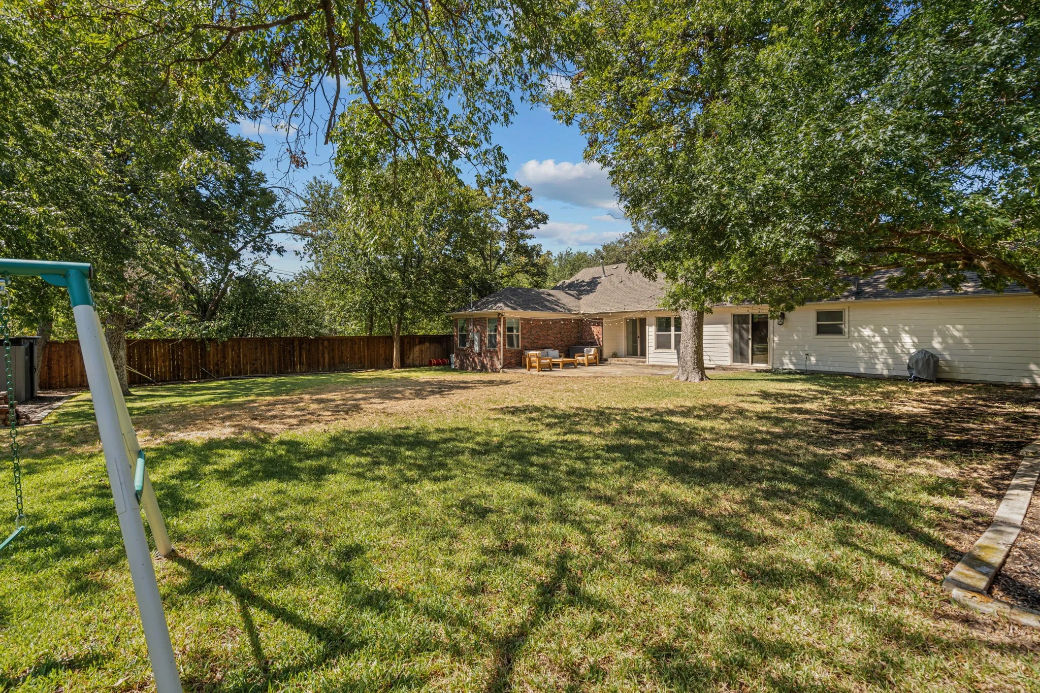 Single Family Residence For Sale in Tarrant County , 4017 Piedmont Road, Fort Worth, Texas 76116, 4 Bedroom, 3 Bathroom, 2 Garage spaces, 2,229 Sqft, built in 1954, mls#21383792, Real Estate Agent in Fort Worth, Homes For Sale in Tarrant county, Homes For Sale in Fort Worth, Realtor in Fort Worth Texas, Real Estate Brokerage Independent Realty Texas, Luminita Cordes Realtor