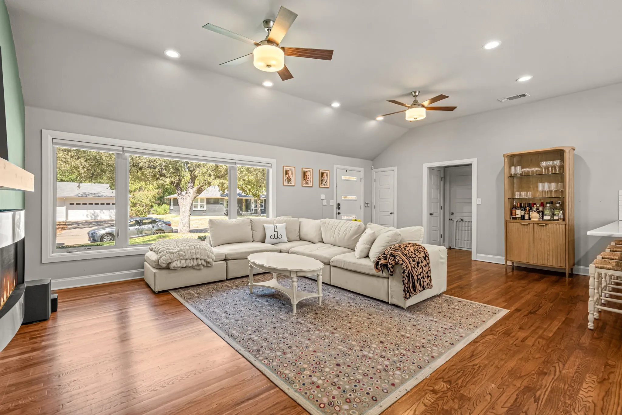 Single Family Residence For Sale in Tarrant County , 4017 Piedmont Road, Fort Worth, Texas 76116, 4 Bedroom, 3 Bathroom, 2 Garage spaces, 2,229 Sqft, built in 1954, mls#21383792, Real Estate Agent in Fort Worth, Homes For Sale in Tarrant county, Homes For Sale in Fort Worth, Realtor in Fort Worth Texas, Real Estate Brokerage Independent Realty Texas, Luminita Cordes Realtor