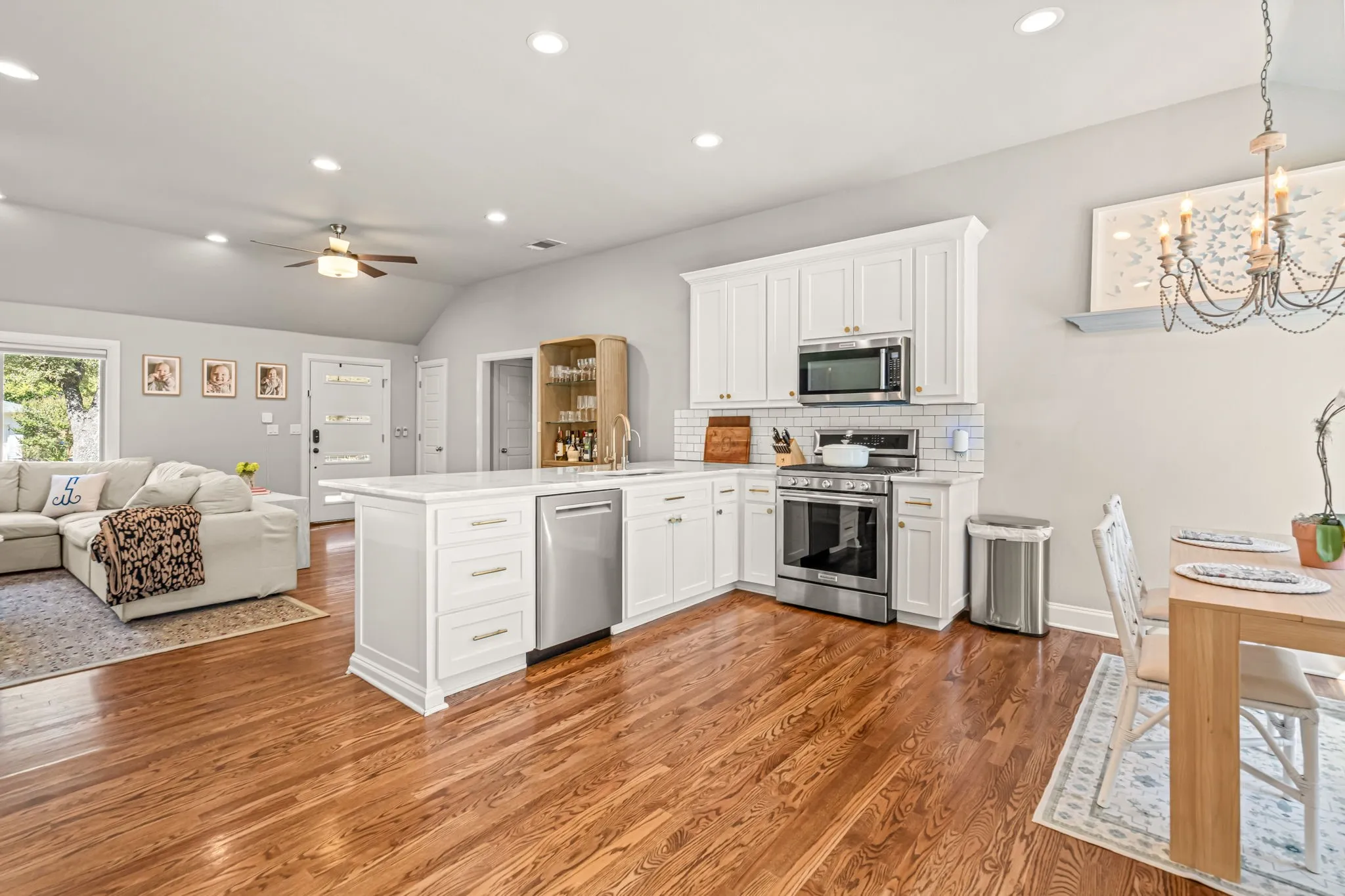 Single Family Residence For Sale in Tarrant County , 4017 Piedmont Road, Fort Worth, Texas 76116, 4 Bedroom, 3 Bathroom, 2 Garage spaces, 2,229 Sqft, built in 1954, mls#21383792, Real Estate Agent in Fort Worth, Homes For Sale in Tarrant county, Homes For Sale in Fort Worth, Realtor in Fort Worth Texas, Real Estate Brokerage Independent Realty Texas, Luminita Cordes Realtor