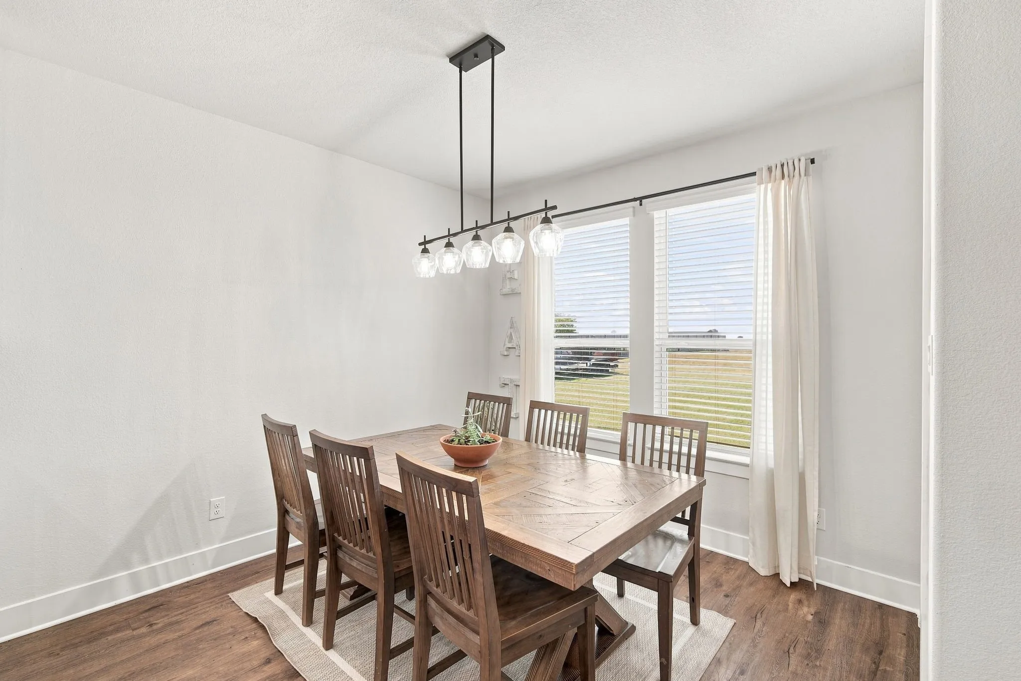 Single Family Residence For Sale in Ellis County , 280 Maci Drive, Waxahachie, Texas 75167, 4 Bedroom, 3 Bathroom, 2 Garage spaces, 2,387 Sqft, built in 2023, mls#21368721, Real Estate Agent in Waxahachie, Homes For Sale in Ellis county, Homes For Sale in Waxahachie, Realtor in Waxahachie Texas, Real Estate Brokerage Independent Realty Texas, Luminita Cordes Realtor