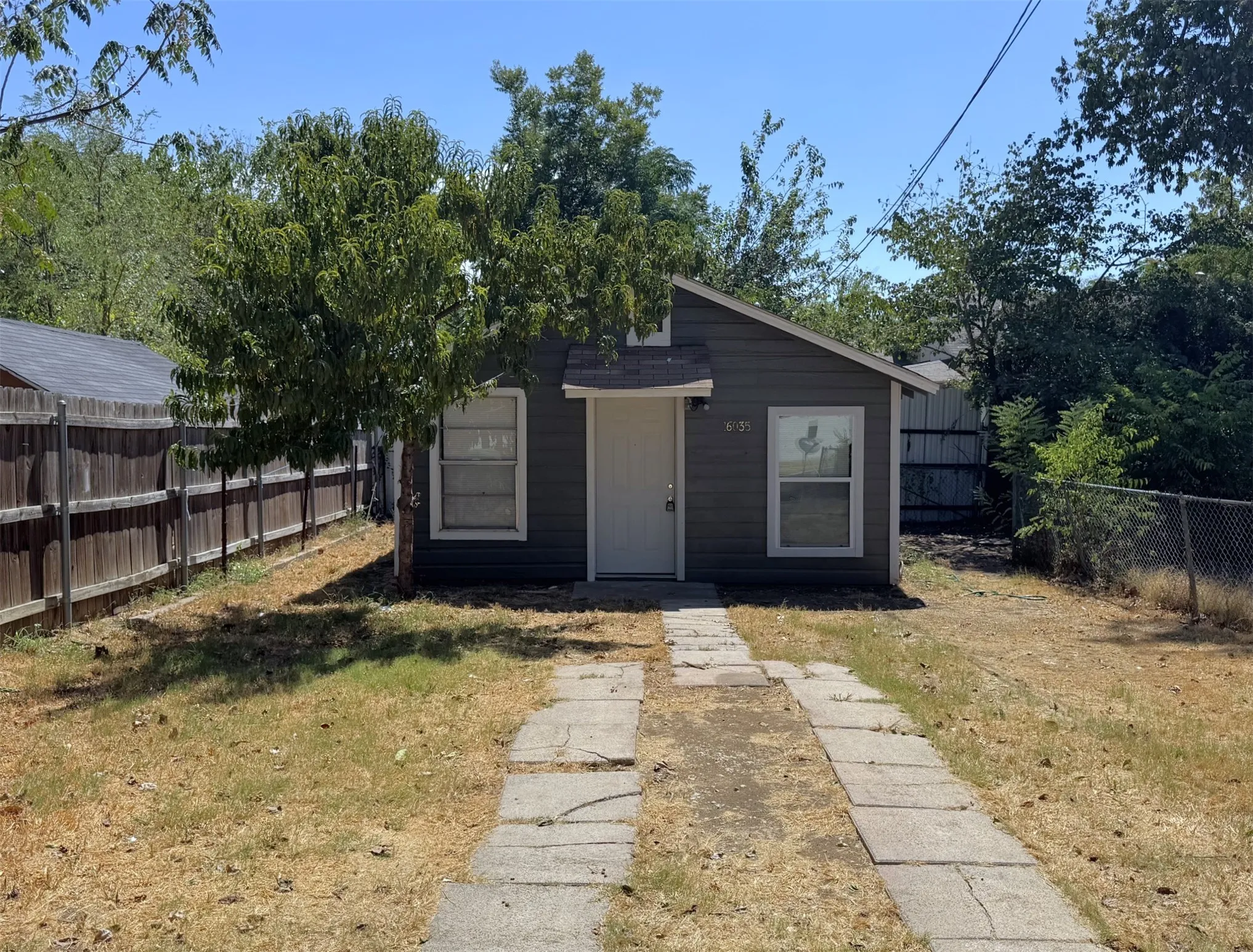 Apartment For Rent in Denton County , 1603.5 Mccormick Street, Denton, Texas 76205, 1 Bedroom, 1 Bathroom, Garage spaces, 400 Sqft, built in 1966, mls#21384664, Real Estate Agent in Denton, Homes For Rent in Denton county, Homes For Rent in Denton, Realtor in Denton Texas, Real Estate Brokerage Independent Realty Texas, Luminita Cordes Realtor