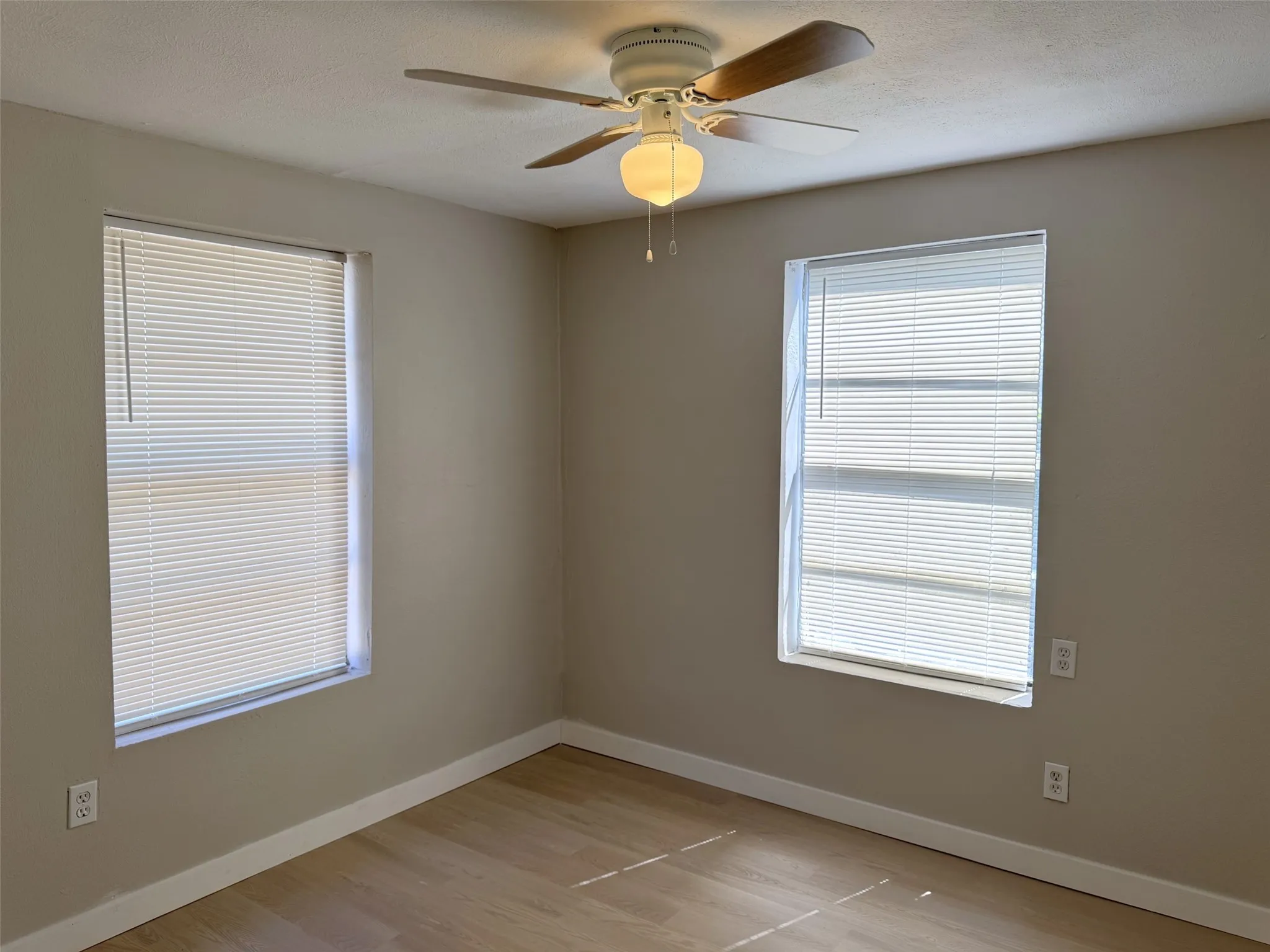 Apartment For Rent in Denton County , 1603.5 Mccormick Street, Denton, Texas 76205, 1 Bedroom, 1 Bathroom, Garage spaces, 400 Sqft, built in 1966, mls#21384664, Real Estate Agent in Denton, Homes For Rent in Denton county, Homes For Rent in Denton, Realtor in Denton Texas, Real Estate Brokerage Independent Realty Texas, Luminita Cordes Realtor