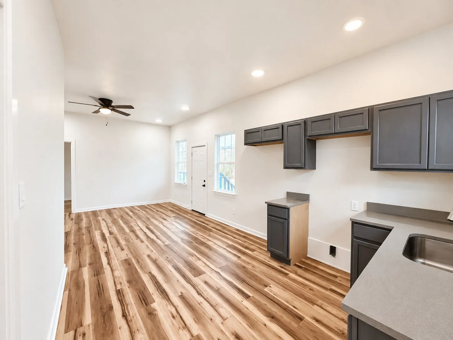 Single Family Residence For Sale in Jack County , 309 E Pine Street, Jacksboro, Texas 76458, 3 Bedroom, 2 Bathroom, Garage spaces, 936 Sqft, built in 1950, mls#21384681, Real Estate Agent in Jacksboro, Homes For Sale in Jack county, Homes For Sale in Jacksboro, Realtor in Jacksboro Texas, Real Estate Brokerage Independent Realty Texas, Luminita Cordes Realtor