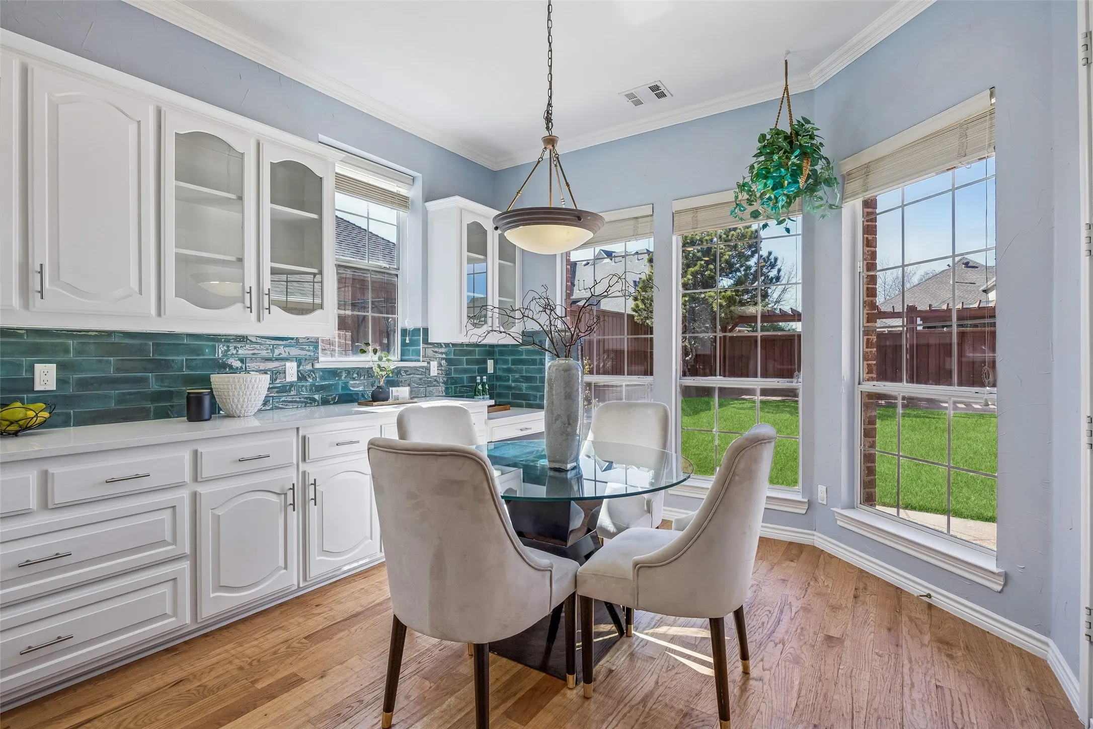 Single Family Residence For Sale in Collin County , 3703 Trailwood Drive, Richardson, Texas 75082, 5 Bedroom, 5 Bathroom, 3 Garage spaces, 4,050 Sqft, built in 1998, mls#21384655, Real Estate Agent in Richardson, Homes For Sale in Collin county, Homes For Sale in Richardson, Realtor in Richardson Texas, Real Estate Brokerage Independent Realty Texas, Luminita Cordes Realtor