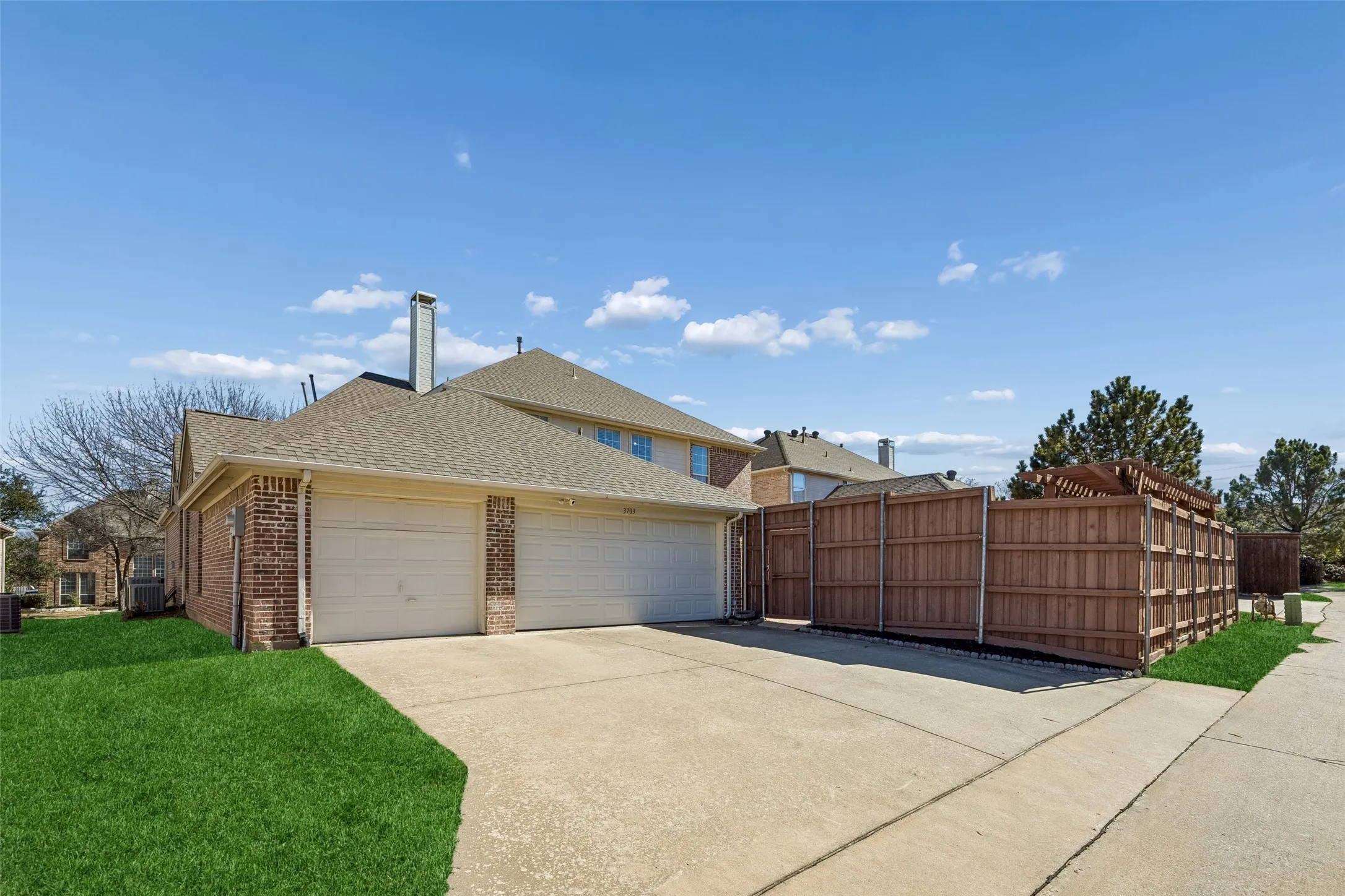 Single Family Residence For Sale in Collin County , 3703 Trailwood Drive, Richardson, Texas 75082, 5 Bedroom, 5 Bathroom, 3 Garage spaces, 4,050 Sqft, built in 1998, mls#21384655, Real Estate Agent in Richardson, Homes For Sale in Collin county, Homes For Sale in Richardson, Realtor in Richardson Texas, Real Estate Brokerage Independent Realty Texas, Luminita Cordes Realtor