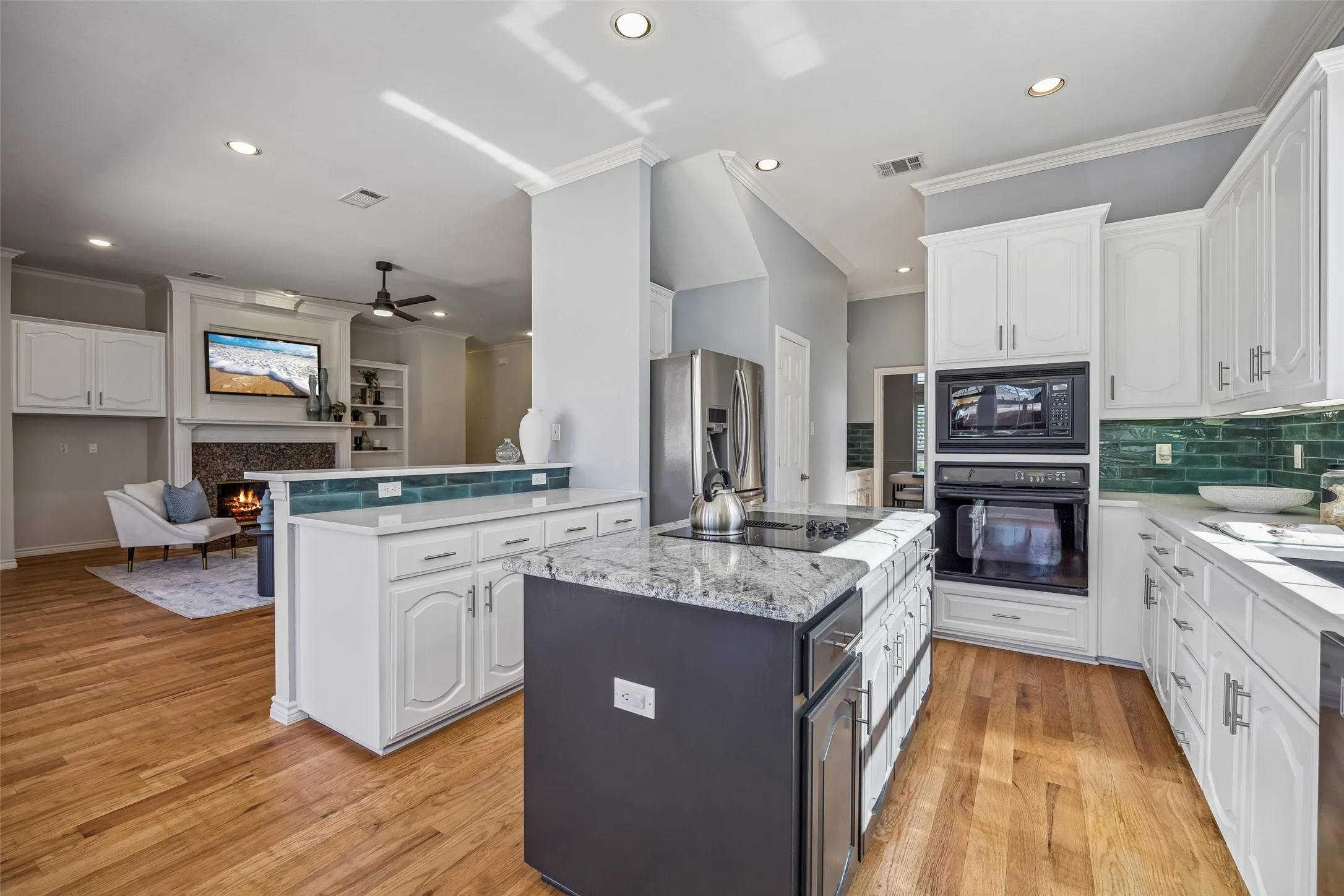 Single Family Residence For Sale in Collin County , 3703 Trailwood Drive, Richardson, Texas 75082, 5 Bedroom, 5 Bathroom, 3 Garage spaces, 4,050 Sqft, built in 1998, mls#21384655, Real Estate Agent in Richardson, Homes For Sale in Collin county, Homes For Sale in Richardson, Realtor in Richardson Texas, Real Estate Brokerage Independent Realty Texas, Luminita Cordes Realtor