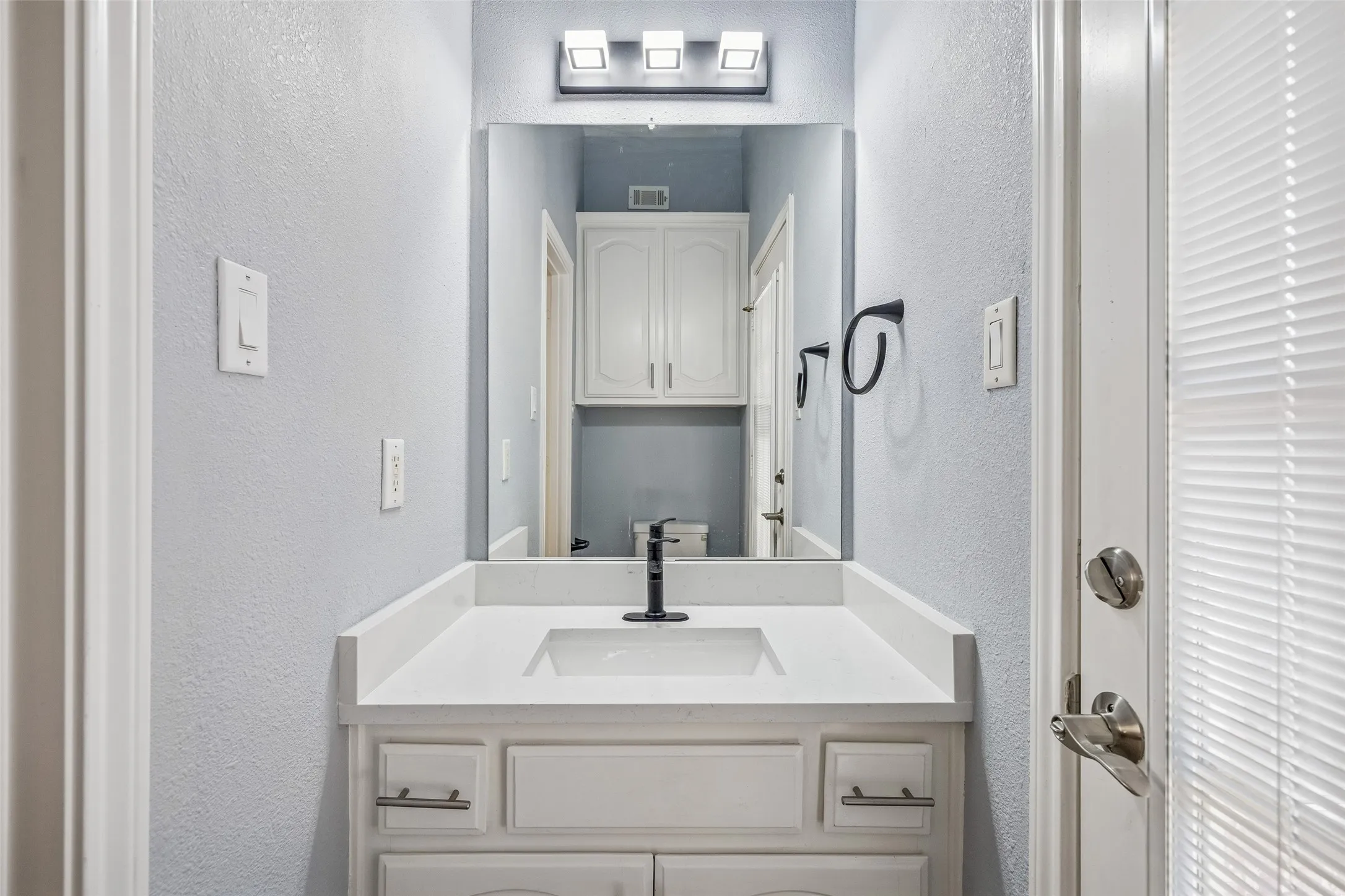 Single Family Residence For Sale in Collin County , 3703 Trailwood Drive, Richardson, Texas 75082, 5 Bedroom, 5 Bathroom, 3 Garage spaces, 4,050 Sqft, built in 1998, mls#21384655, Real Estate Agent in Richardson, Homes For Sale in Collin county, Homes For Sale in Richardson, Realtor in Richardson Texas, Real Estate Brokerage Independent Realty Texas, Luminita Cordes Realtor