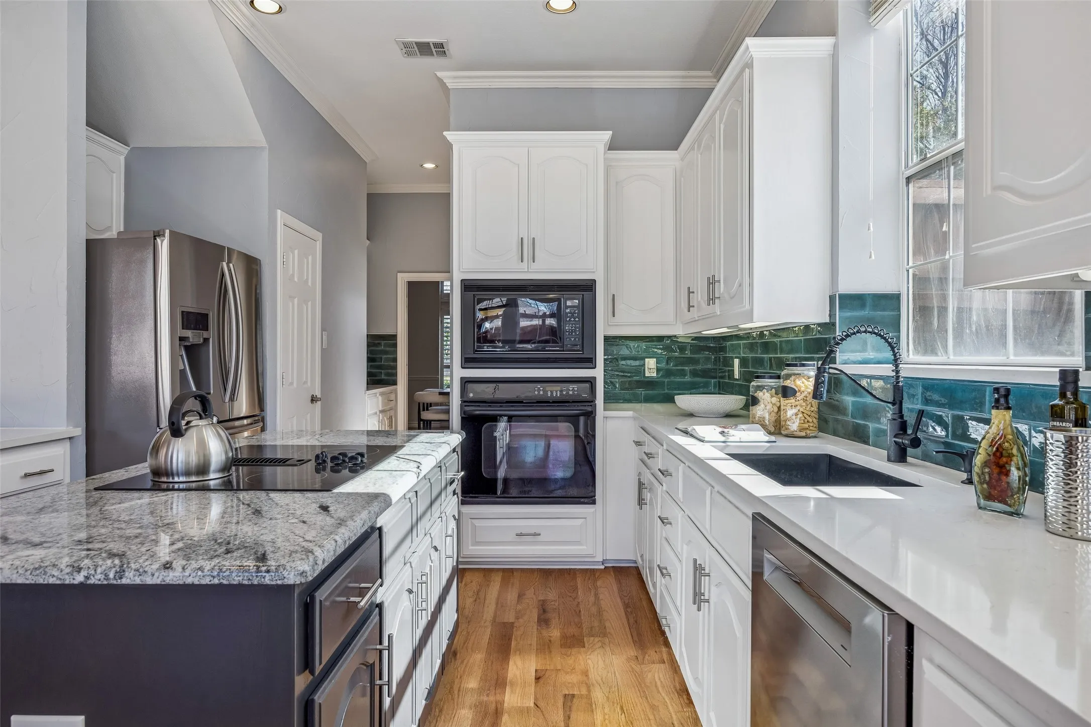 Single Family Residence For Sale in Collin County , 3703 Trailwood Drive, Richardson, Texas 75082, 5 Bedroom, 5 Bathroom, 3 Garage spaces, 4,050 Sqft, built in 1998, mls#21384655, Real Estate Agent in Richardson, Homes For Sale in Collin county, Homes For Sale in Richardson, Realtor in Richardson Texas, Real Estate Brokerage Independent Realty Texas, Luminita Cordes Realtor