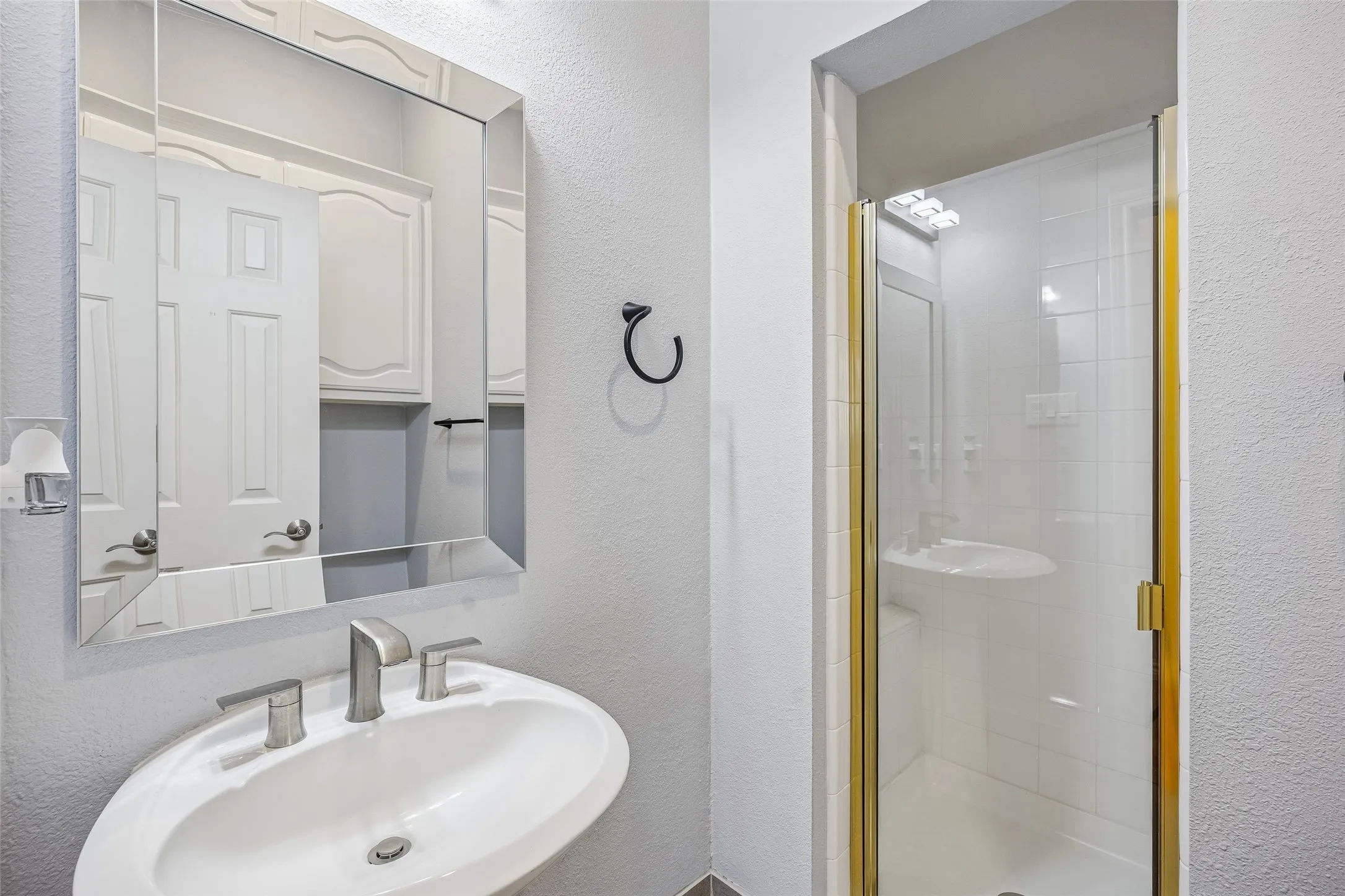 Single Family Residence For Sale in Collin County , 3703 Trailwood Drive, Richardson, Texas 75082, 5 Bedroom, 5 Bathroom, 3 Garage spaces, 4,050 Sqft, built in 1998, mls#21384655, Real Estate Agent in Richardson, Homes For Sale in Collin county, Homes For Sale in Richardson, Realtor in Richardson Texas, Real Estate Brokerage Independent Realty Texas, Luminita Cordes Realtor