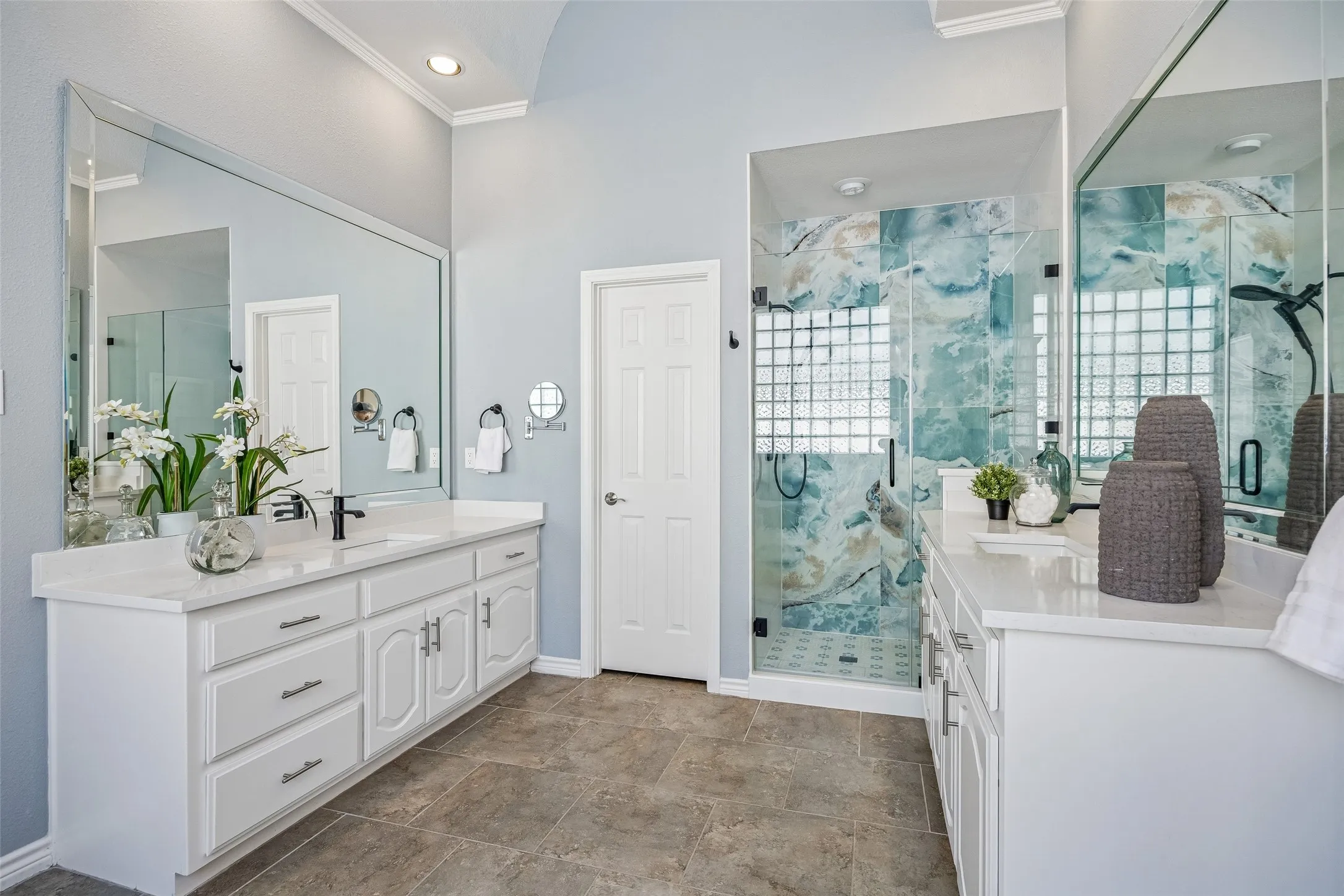 Single Family Residence For Sale in Collin County , 3703 Trailwood Drive, Richardson, Texas 75082, 5 Bedroom, 5 Bathroom, 3 Garage spaces, 4,050 Sqft, built in 1998, mls#21384655, Real Estate Agent in Richardson, Homes For Sale in Collin county, Homes For Sale in Richardson, Realtor in Richardson Texas, Real Estate Brokerage Independent Realty Texas, Luminita Cordes Realtor