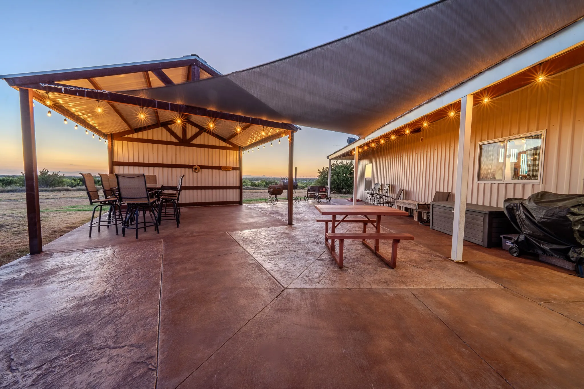 Single Family Residence For Sale in Taylor County , 6942 US Highway 83, Ovalo, Texas 79541, 4 Bedroom, 2 Bathroom, 1 Garage spaces, 2,401 Sqft, built in 2018, mls#21384286, Real Estate Agent in Ovalo, Homes For Sale in Taylor county, Homes For Sale in Ovalo, Realtor in Ovalo Texas, Real Estate Brokerage Independent Realty Texas, Luminita Cordes Realtor
