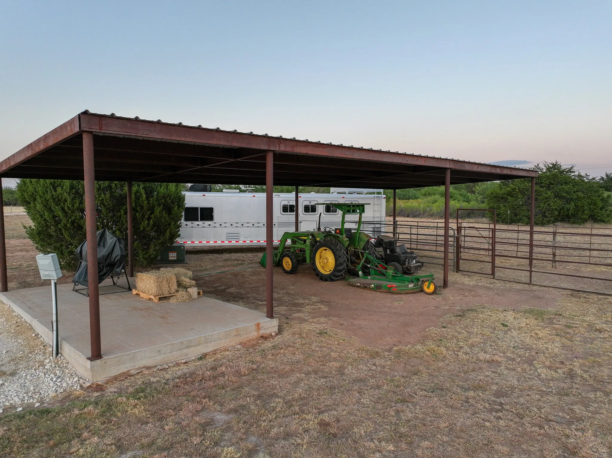 Single Family Residence For Sale in Taylor County , 6942 US Highway 83, Ovalo, Texas 79541, 4 Bedroom, 2 Bathroom, 1 Garage spaces, 2,401 Sqft, built in 2018, mls#21384286, Real Estate Agent in Ovalo, Homes For Sale in Taylor county, Homes For Sale in Ovalo, Realtor in Ovalo Texas, Real Estate Brokerage Independent Realty Texas, Luminita Cordes Realtor