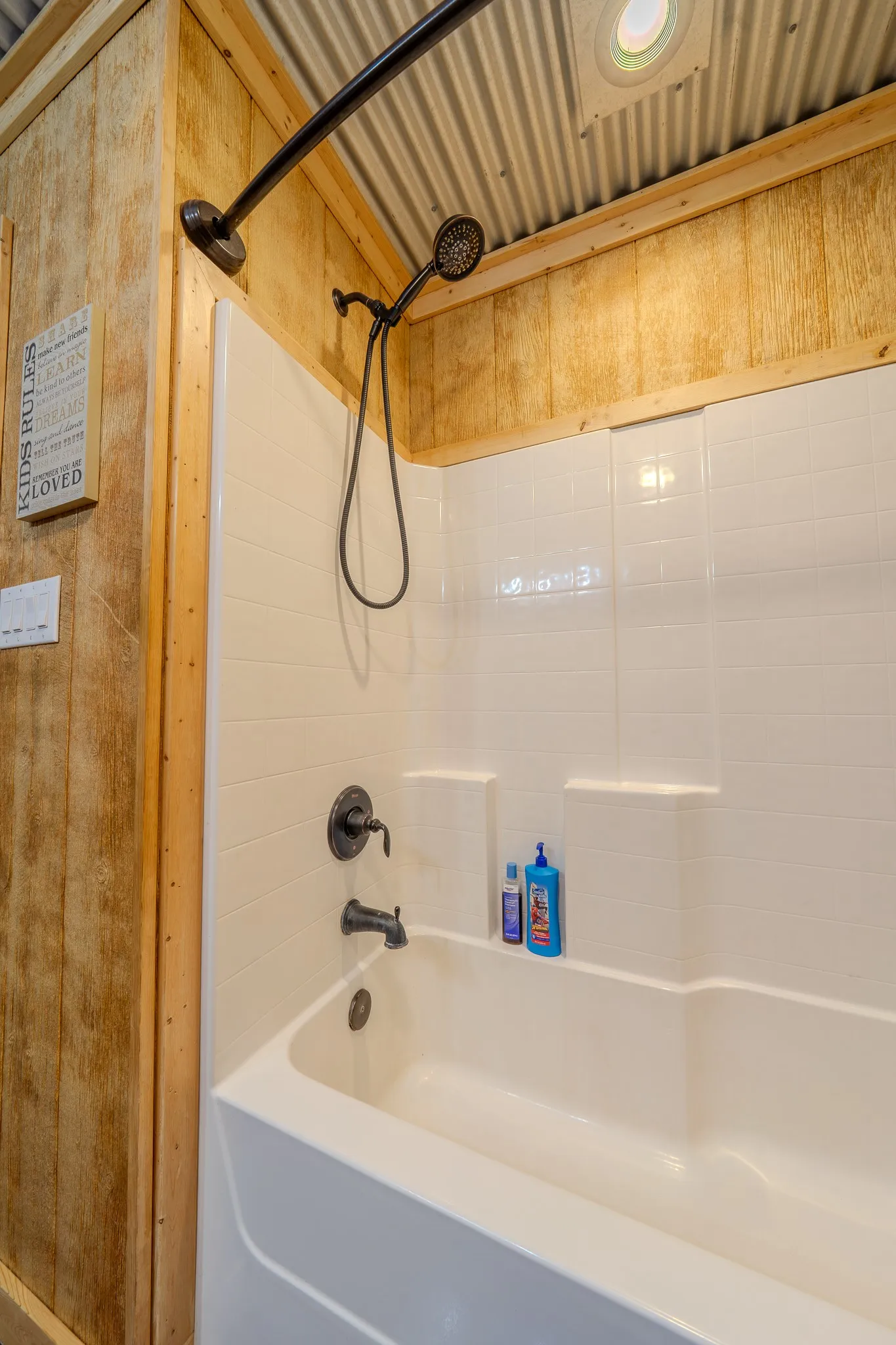 Single Family Residence For Sale in Taylor County , 6942 US Highway 83, Ovalo, Texas 79541, 4 Bedroom, 2 Bathroom, 1 Garage spaces, 2,401 Sqft, built in 2018, mls#21384286, Real Estate Agent in Ovalo, Homes For Sale in Taylor county, Homes For Sale in Ovalo, Realtor in Ovalo Texas, Real Estate Brokerage Independent Realty Texas, Luminita Cordes Realtor