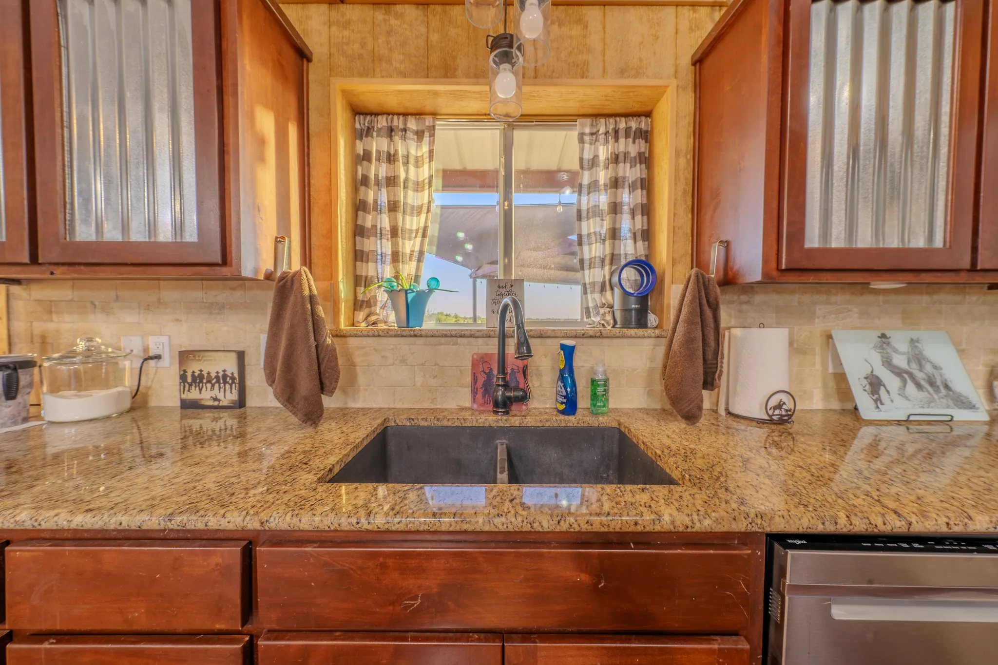 Single Family Residence For Sale in Taylor County , 6942 US Highway 83, Ovalo, Texas 79541, 4 Bedroom, 2 Bathroom, 1 Garage spaces, 2,401 Sqft, built in 2018, mls#21384286, Real Estate Agent in Ovalo, Homes For Sale in Taylor county, Homes For Sale in Ovalo, Realtor in Ovalo Texas, Real Estate Brokerage Independent Realty Texas, Luminita Cordes Realtor