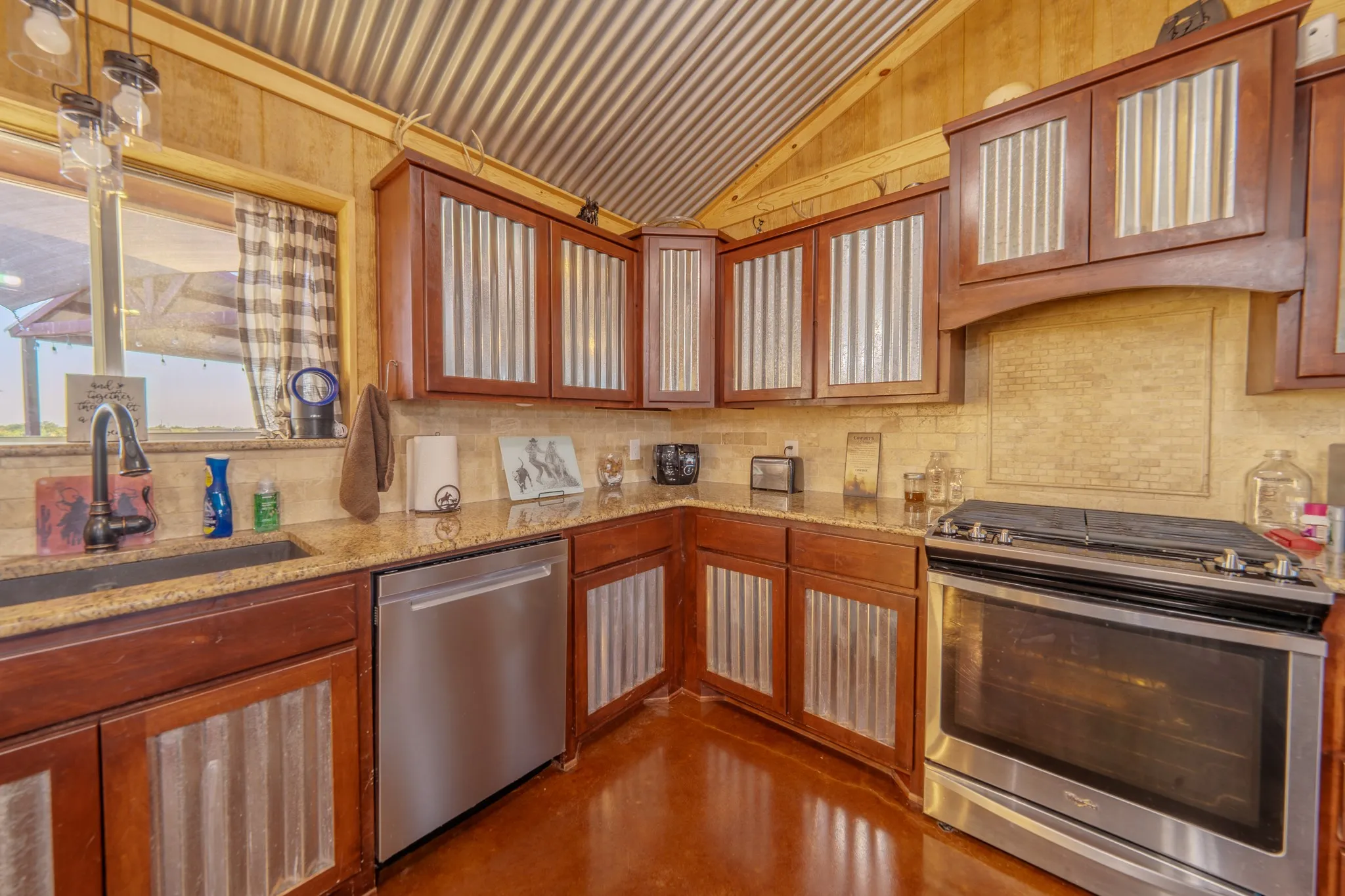 Single Family Residence For Sale in Taylor County , 6942 US Highway 83, Ovalo, Texas 79541, 4 Bedroom, 2 Bathroom, 1 Garage spaces, 2,401 Sqft, built in 2018, mls#21384286, Real Estate Agent in Ovalo, Homes For Sale in Taylor county, Homes For Sale in Ovalo, Realtor in Ovalo Texas, Real Estate Brokerage Independent Realty Texas, Luminita Cordes Realtor