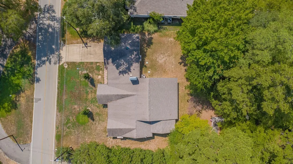 Single Family Residence For Sale in Smith County , 640 Northgate Drive, Hideaway, Texas 75771, 3 Bedroom, 3 Bathroom, 1 Garage spaces, 2,102 Sqft, built in 1985, mls#21384683, Real Estate Agent in Hideaway, Homes For Sale in Smith county, Homes For Sale in Hideaway, Realtor in Hideaway Texas, Real Estate Brokerage Independent Realty Texas, Luminita Cordes Realtor