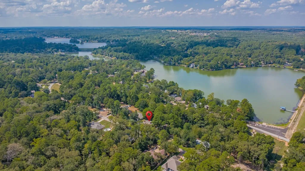 Single Family Residence For Sale in Smith County , 640 Northgate Drive, Hideaway, Texas 75771, 3 Bedroom, 3 Bathroom, 1 Garage spaces, 2,102 Sqft, built in 1985, mls#21384683, Real Estate Agent in Hideaway, Homes For Sale in Smith county, Homes For Sale in Hideaway, Realtor in Hideaway Texas, Real Estate Brokerage Independent Realty Texas, Luminita Cordes Realtor
