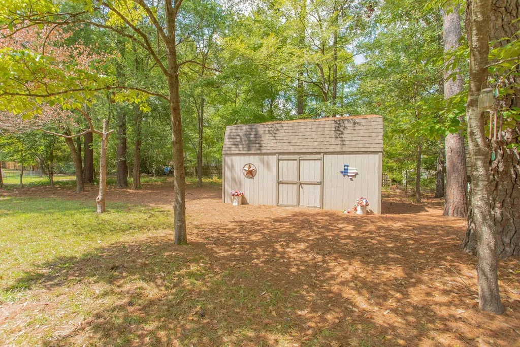 Single Family Residence For Sale in Smith County , 640 Northgate Drive, Hideaway, Texas 75771, 3 Bedroom, 3 Bathroom, 1 Garage spaces, 2,102 Sqft, built in 1985, mls#21384683, Real Estate Agent in Hideaway, Homes For Sale in Smith county, Homes For Sale in Hideaway, Realtor in Hideaway Texas, Real Estate Brokerage Independent Realty Texas, Luminita Cordes Realtor