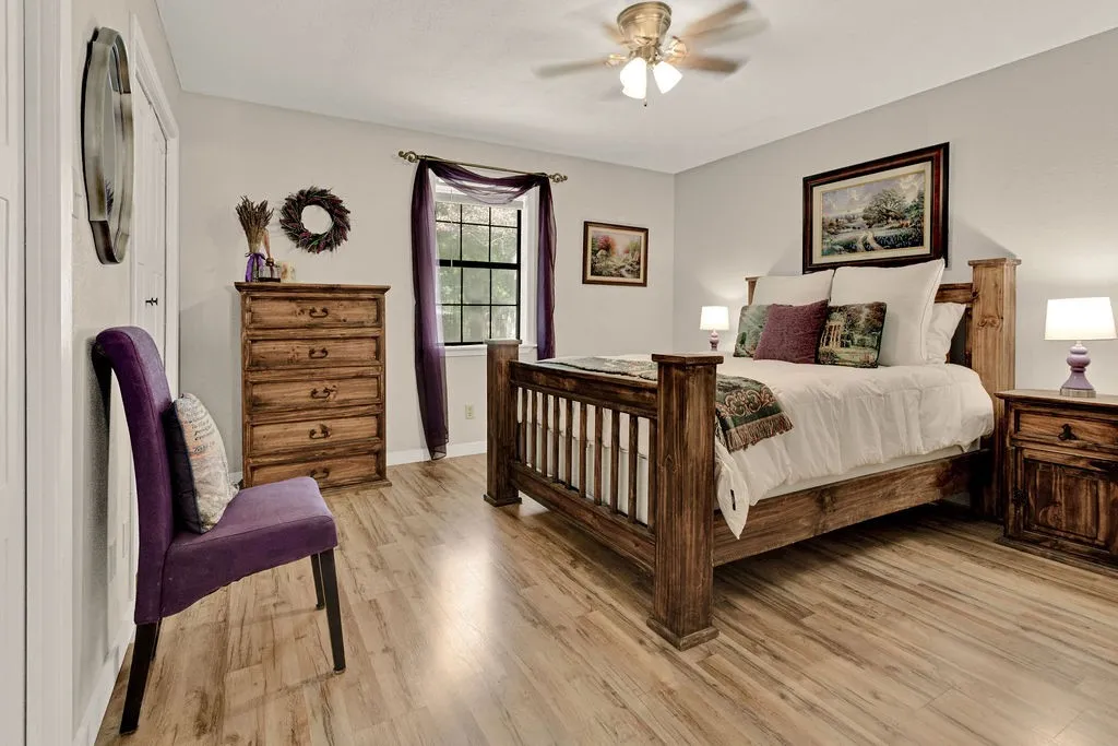 Single Family Residence For Sale in Smith County , 640 Northgate Drive, Hideaway, Texas 75771, 3 Bedroom, 3 Bathroom, 1 Garage spaces, 2,102 Sqft, built in 1985, mls#21384683, Real Estate Agent in Hideaway, Homes For Sale in Smith county, Homes For Sale in Hideaway, Realtor in Hideaway Texas, Real Estate Brokerage Independent Realty Texas, Luminita Cordes Realtor