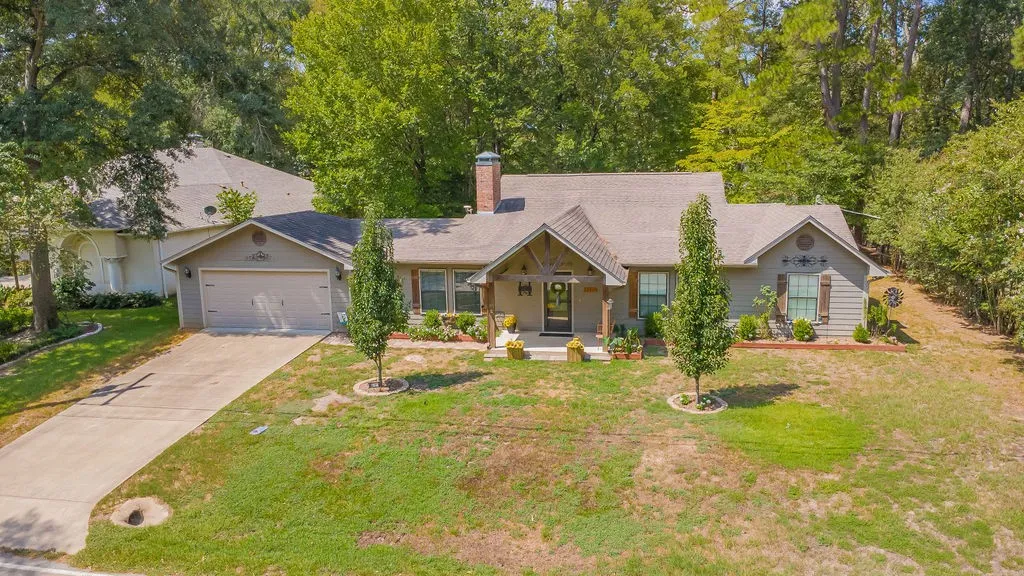 Single Family Residence For Sale in Smith County , 640 Northgate Drive, Hideaway, Texas 75771, 3 Bedroom, 3 Bathroom, 1 Garage spaces, 2,102 Sqft, built in 1985, mls#21384683, Real Estate Agent in Hideaway, Homes For Sale in Smith county, Homes For Sale in Hideaway, Realtor in Hideaway Texas, Real Estate Brokerage Independent Realty Texas, Luminita Cordes Realtor