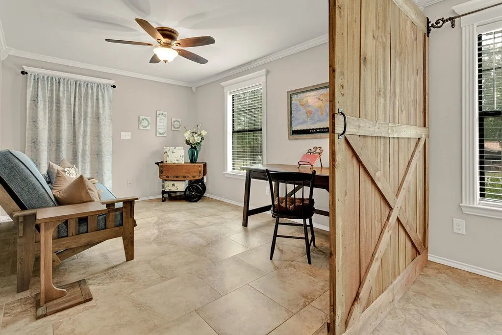 Single Family Residence For Sale in Smith County , 640 Northgate Drive, Hideaway, Texas 75771, 3 Bedroom, 3 Bathroom, 1 Garage spaces, 2,102 Sqft, built in 1985, mls#21384683, Real Estate Agent in Hideaway, Homes For Sale in Smith county, Homes For Sale in Hideaway, Realtor in Hideaway Texas, Real Estate Brokerage Independent Realty Texas, Luminita Cordes Realtor