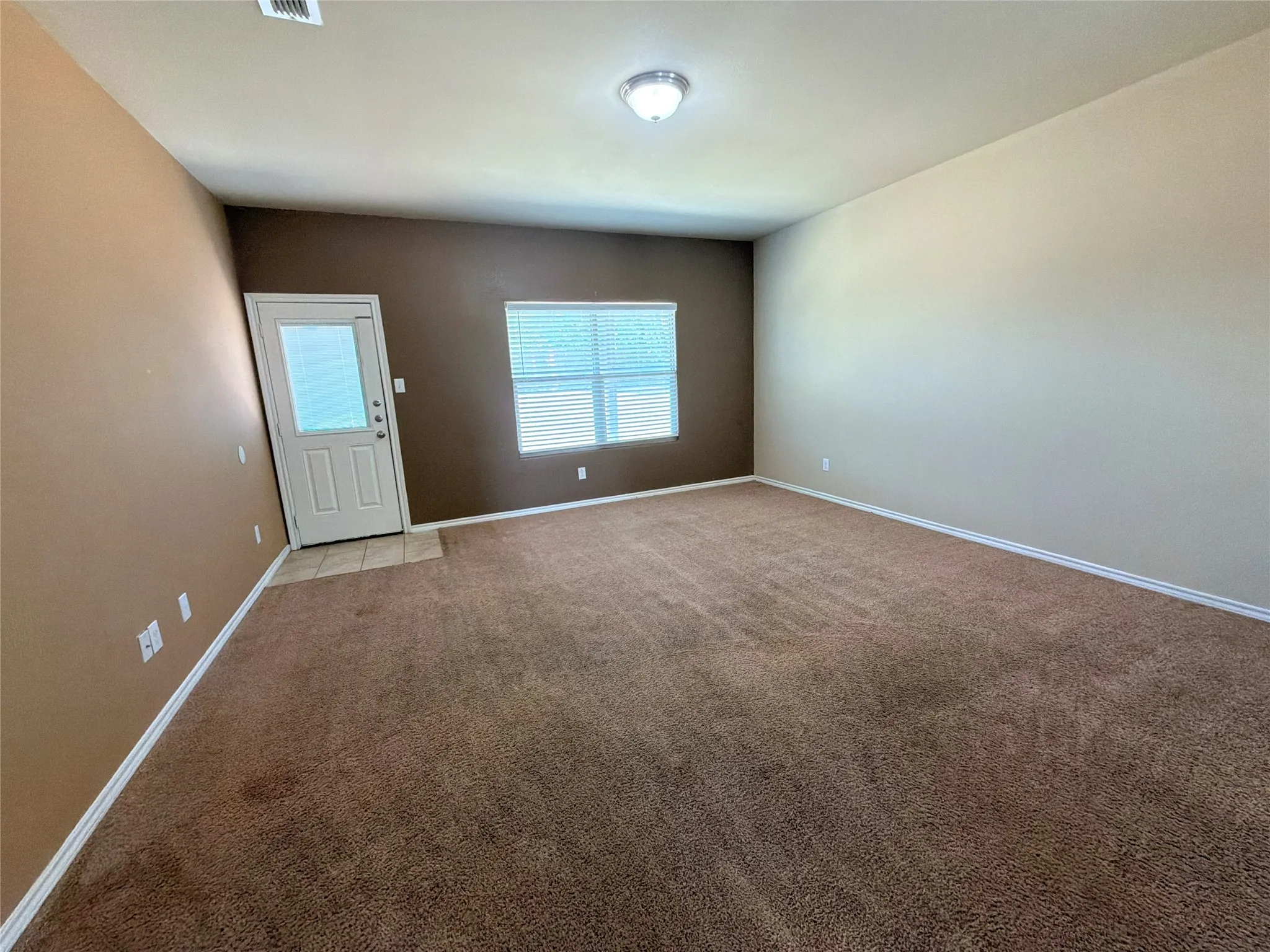 Single Family Residence For Rent in Tarrant County , 1137 Colchester Court, Fort Worth, Texas 76134, 5 Bedroom, 4 Bathroom, 2 Garage spaces, 2,314 Sqft, built in 2016, mls#21384686, Real Estate Agent in Fort Worth, Homes For Rent in Tarrant county, Homes For Rent in Fort Worth, Realtor in Fort Worth Texas, Real Estate Brokerage Independent Realty Texas, Luminita Cordes Realtor