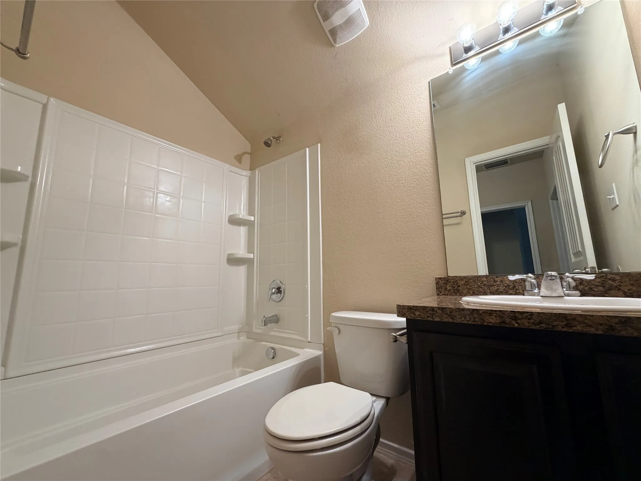 Single Family Residence For Rent in Tarrant County , 1137 Colchester Court, Fort Worth, Texas 76134, 5 Bedroom, 4 Bathroom, 2 Garage spaces, 2,314 Sqft, built in 2016, mls#21384686, Real Estate Agent in Fort Worth, Homes For Rent in Tarrant county, Homes For Rent in Fort Worth, Realtor in Fort Worth Texas, Real Estate Brokerage Independent Realty Texas, Luminita Cordes Realtor
