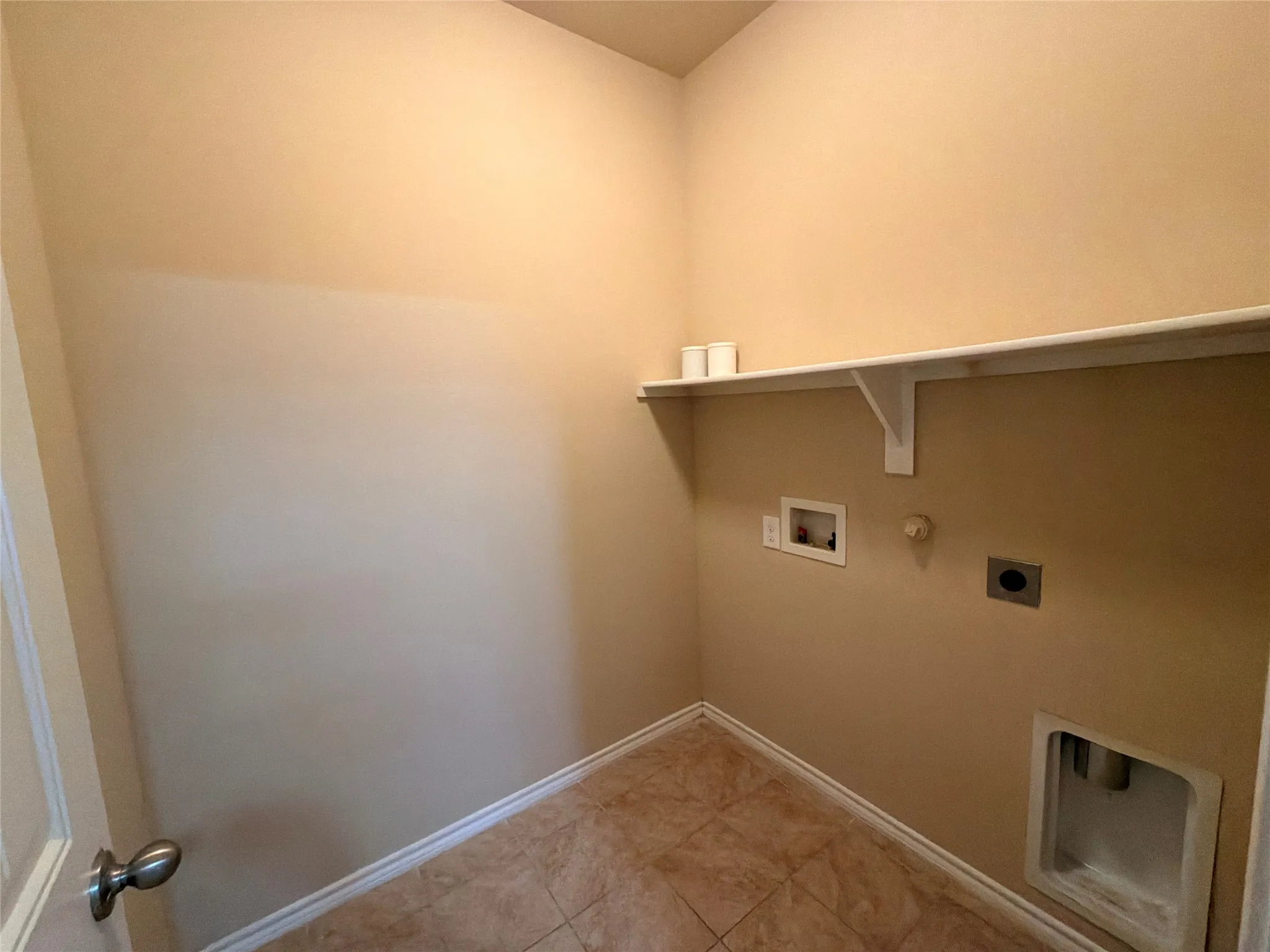 Single Family Residence For Rent in Tarrant County , 1137 Colchester Court, Fort Worth, Texas 76134, 5 Bedroom, 4 Bathroom, 2 Garage spaces, 2,314 Sqft, built in 2016, mls#21384686, Real Estate Agent in Fort Worth, Homes For Rent in Tarrant county, Homes For Rent in Fort Worth, Realtor in Fort Worth Texas, Real Estate Brokerage Independent Realty Texas, Luminita Cordes Realtor