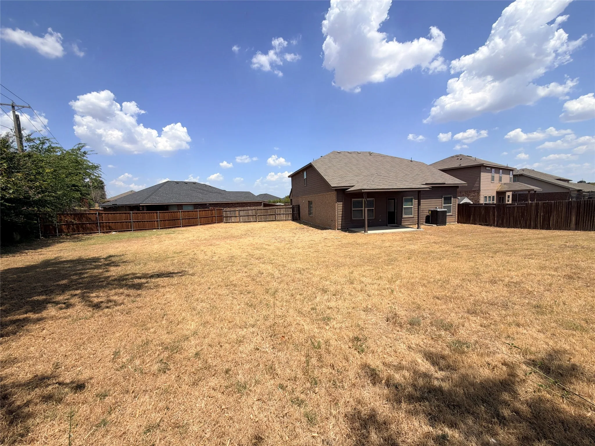 Single Family Residence For Rent in Tarrant County , 1137 Colchester Court, Fort Worth, Texas 76134, 5 Bedroom, 4 Bathroom, 2 Garage spaces, 2,314 Sqft, built in 2016, mls#21384686, Real Estate Agent in Fort Worth, Homes For Rent in Tarrant county, Homes For Rent in Fort Worth, Realtor in Fort Worth Texas, Real Estate Brokerage Independent Realty Texas, Luminita Cordes Realtor