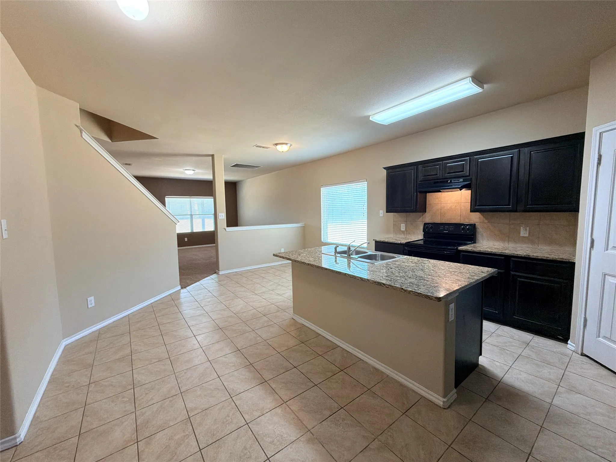 Single Family Residence For Rent in Tarrant County , 1137 Colchester Court, Fort Worth, Texas 76134, 5 Bedroom, 4 Bathroom, 2 Garage spaces, 2,314 Sqft, built in 2016, mls#21384686, Real Estate Agent in Fort Worth, Homes For Rent in Tarrant county, Homes For Rent in Fort Worth, Realtor in Fort Worth Texas, Real Estate Brokerage Independent Realty Texas, Luminita Cordes Realtor