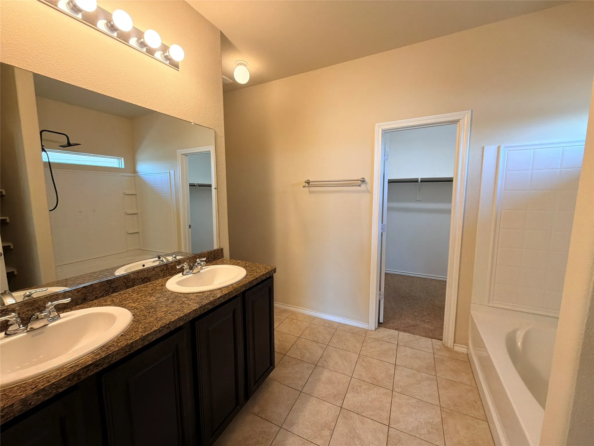 Single Family Residence For Rent in Tarrant County , 1137 Colchester Court, Fort Worth, Texas 76134, 5 Bedroom, 4 Bathroom, 2 Garage spaces, 2,314 Sqft, built in 2016, mls#21384686, Real Estate Agent in Fort Worth, Homes For Rent in Tarrant county, Homes For Rent in Fort Worth, Realtor in Fort Worth Texas, Real Estate Brokerage Independent Realty Texas, Luminita Cordes Realtor