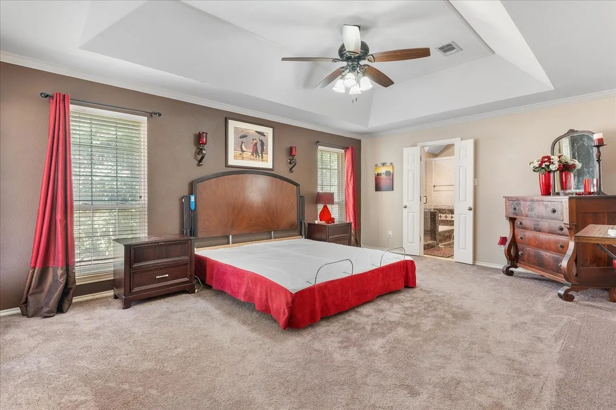 Tray ceiling with a ceiling fan light fixture