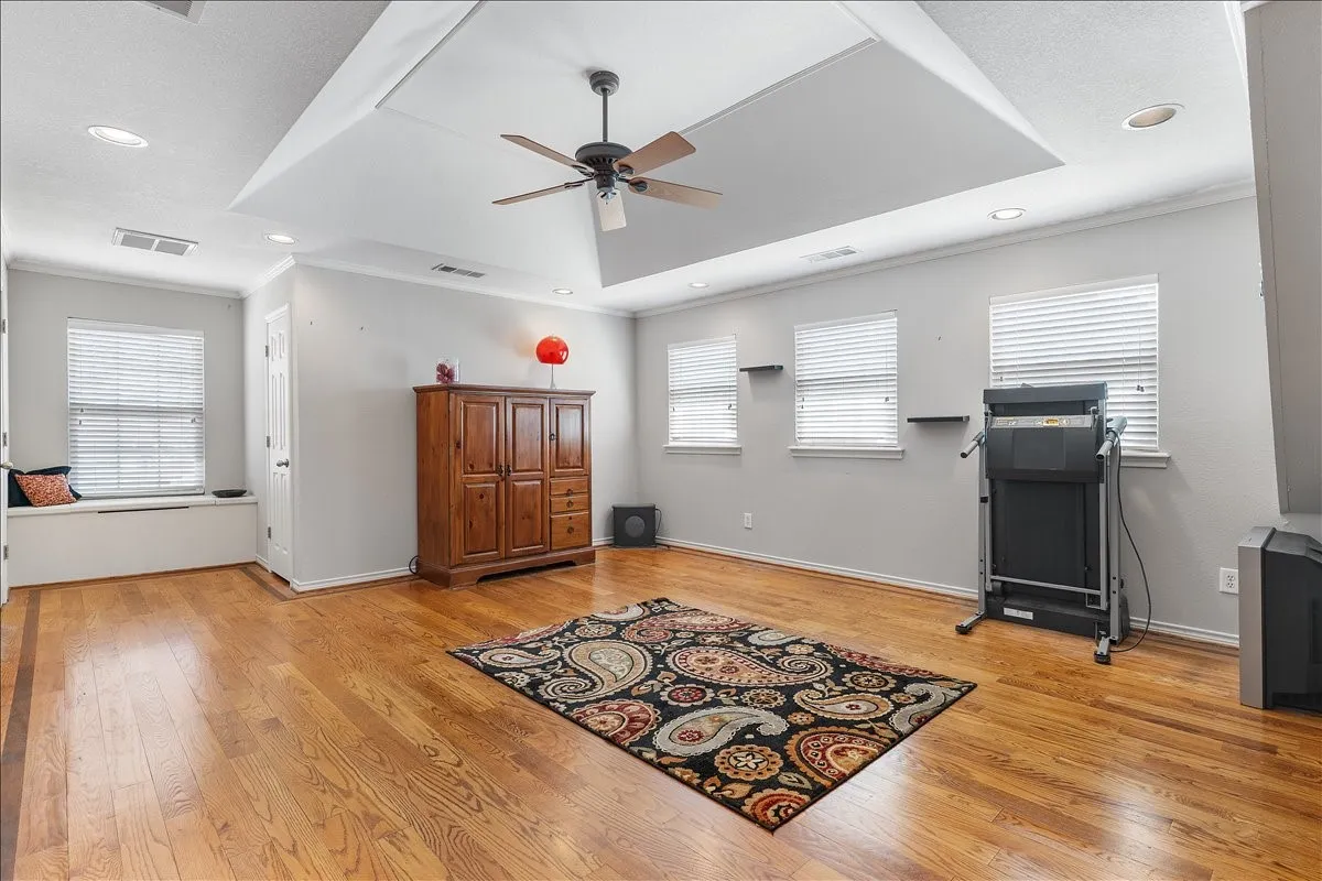 Single Family Residence For Sale in Tarrant County , 1415 Boardwalk Street, Arlington, Texas 76011, 3 Bedroom, 3 Bathroom, 2 Garage spaces, 2,547 Sqft, built in 1987, mls#21382803, Real Estate Agent in Arlington, Homes For Sale in Tarrant county, Homes For Sale in Arlington, Realtor in Arlington Texas, Real Estate Brokerage Independent Realty Texas, Luminita Cordes Realtor