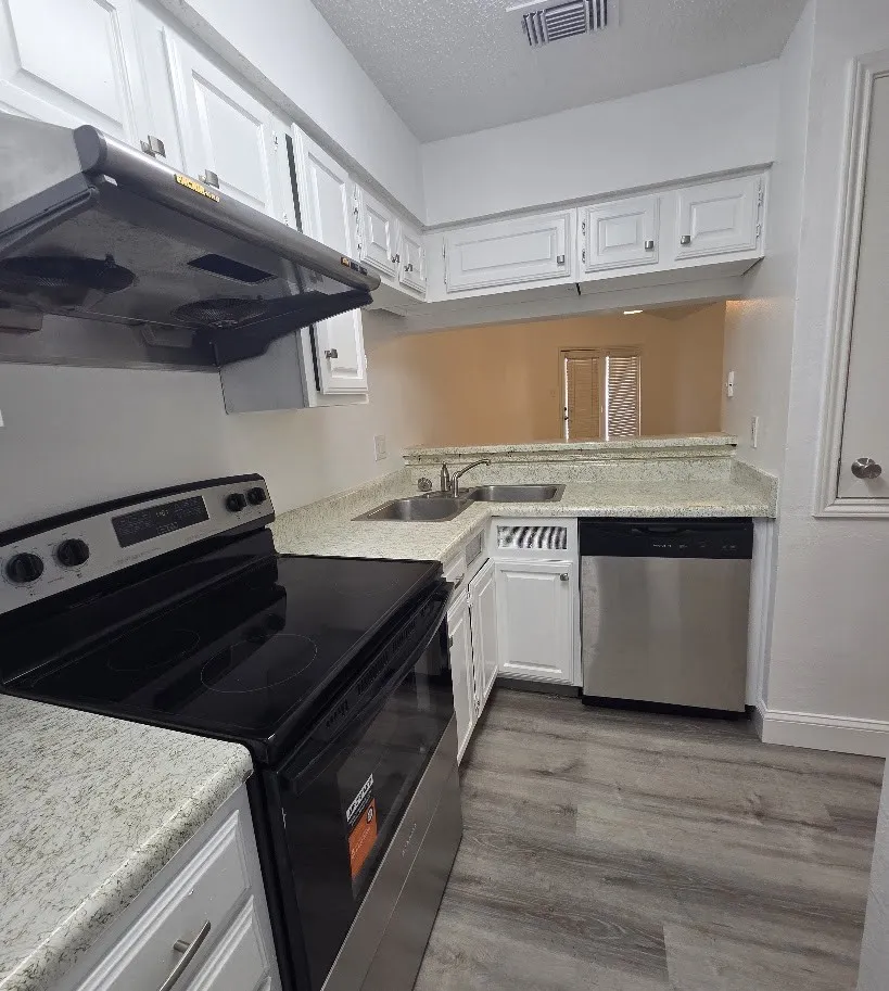 Condominium For Rent in Dallas County , 8545 Midpark Road 44, Dallas, Texas 75240, 2 Bedroom, 2 Bathroom, Garage spaces, 1,035 Sqft, built in 1982, mls#21384685, Real Estate Agent in Dallas, Homes For Rent in Dallas county, Homes For Rent in Dallas, Realtor in Dallas Texas, Real Estate Brokerage Independent Realty Texas, Luminita Cordes Realtor
