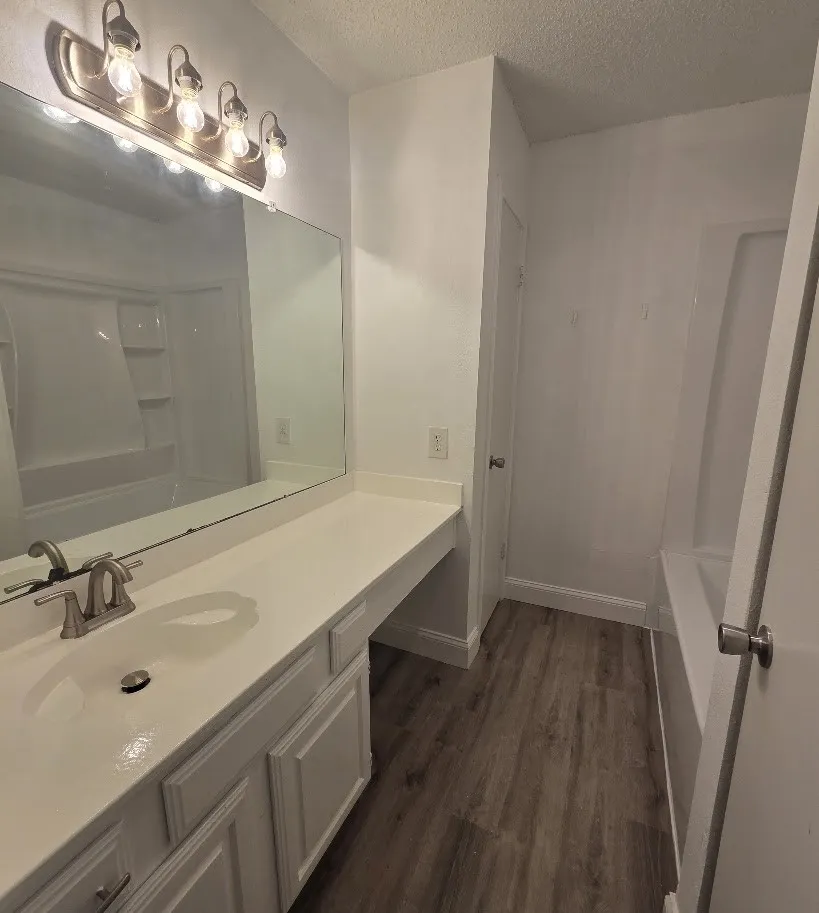 Condominium For Rent in Dallas County , 8545 Midpark Road 44, Dallas, Texas 75240, 2 Bedroom, 2 Bathroom, Garage spaces, 1,035 Sqft, built in 1982, mls#21384685, Real Estate Agent in Dallas, Homes For Rent in Dallas county, Homes For Rent in Dallas, Realtor in Dallas Texas, Real Estate Brokerage Independent Realty Texas, Luminita Cordes Realtor