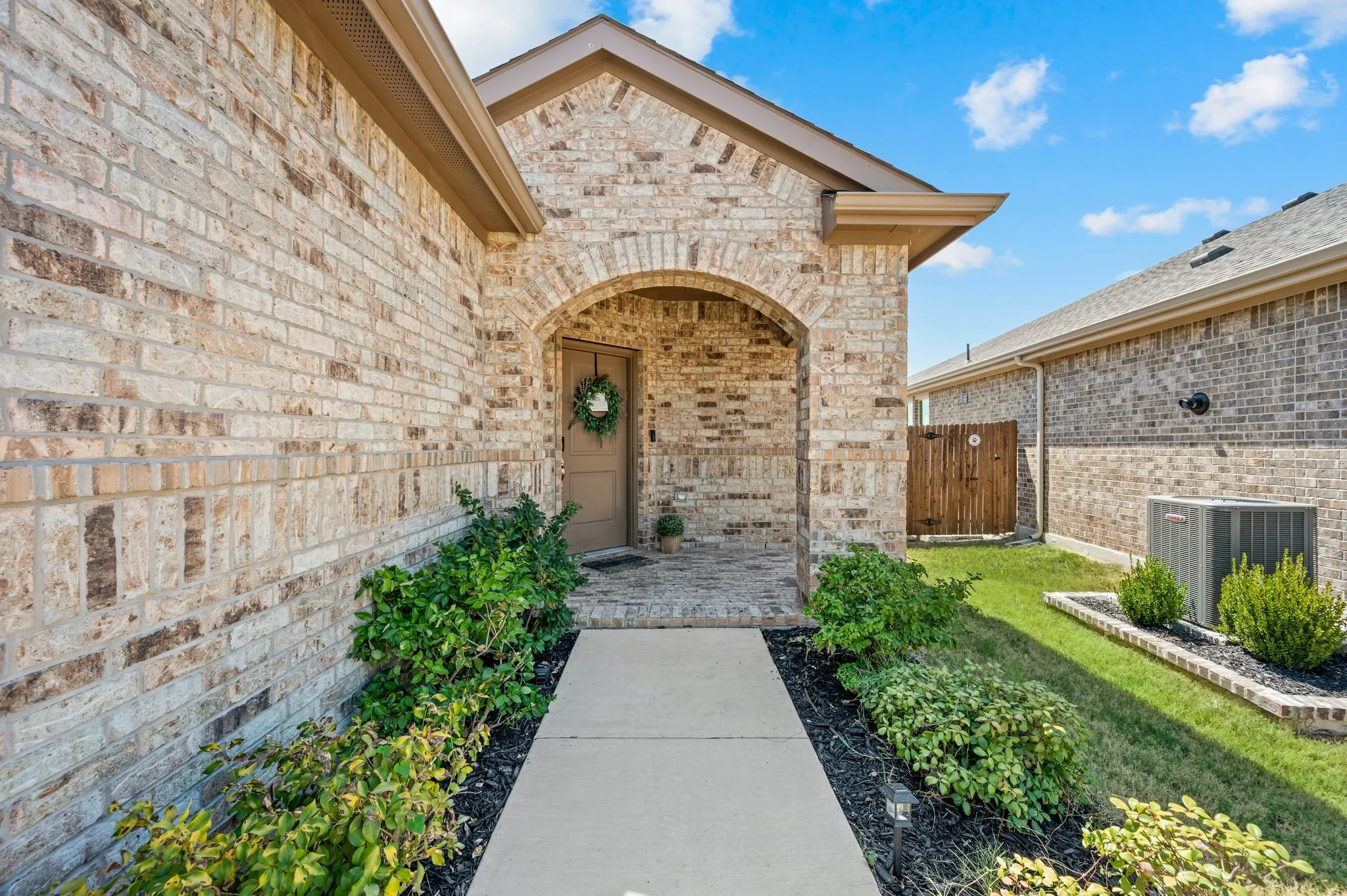 Single Family Residence For Sale in Wise County , 160 Tanager Drive, Rhome, Texas 76078, 5 Bedroom, 3 Bathroom, 2 Garage spaces, 2,141 Sqft, built in 2023, mls#21373646, Real Estate Agent in Rhome, Homes For Sale in Wise county, Homes For Sale in Rhome, Realtor in Rhome Texas, Real Estate Brokerage Independent Realty Texas, Luminita Cordes Realtor