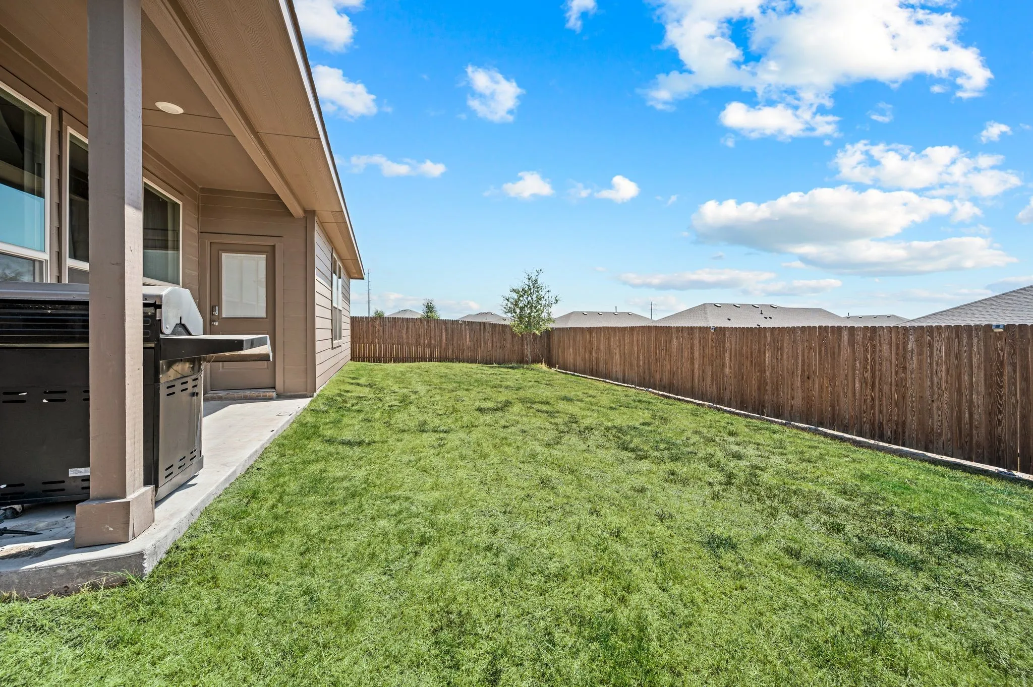 Single Family Residence For Sale in Wise County , 160 Tanager Drive, Rhome, Texas 76078, 5 Bedroom, 3 Bathroom, 2 Garage spaces, 2,141 Sqft, built in 2023, mls#21373646, Real Estate Agent in Rhome, Homes For Sale in Wise county, Homes For Sale in Rhome, Realtor in Rhome Texas, Real Estate Brokerage Independent Realty Texas, Luminita Cordes Realtor