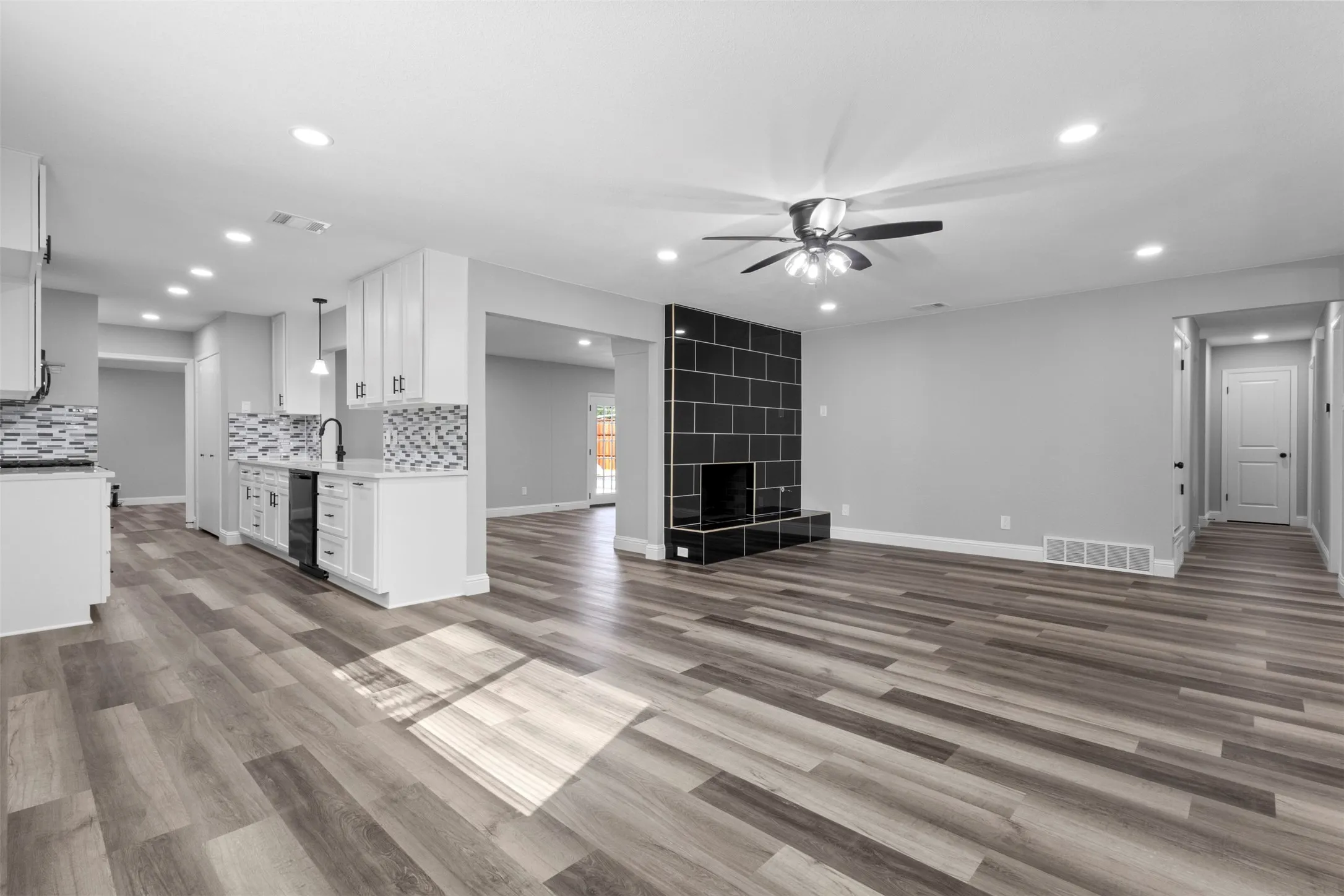 Single Family Residence For Sale in Dallas County , 1917 Provincetown Lane, Richardson, Texas 75080, 5 Bedroom, 3 Bathroom, Garage spaces, 2,526 Sqft, built in 1962, mls#21374210, Real Estate Agent in Richardson, Homes For Sale in Dallas county, Homes For Sale in Richardson, Realtor in Richardson Texas, Real Estate Brokerage Independent Realty Texas, Luminita Cordes Realtor