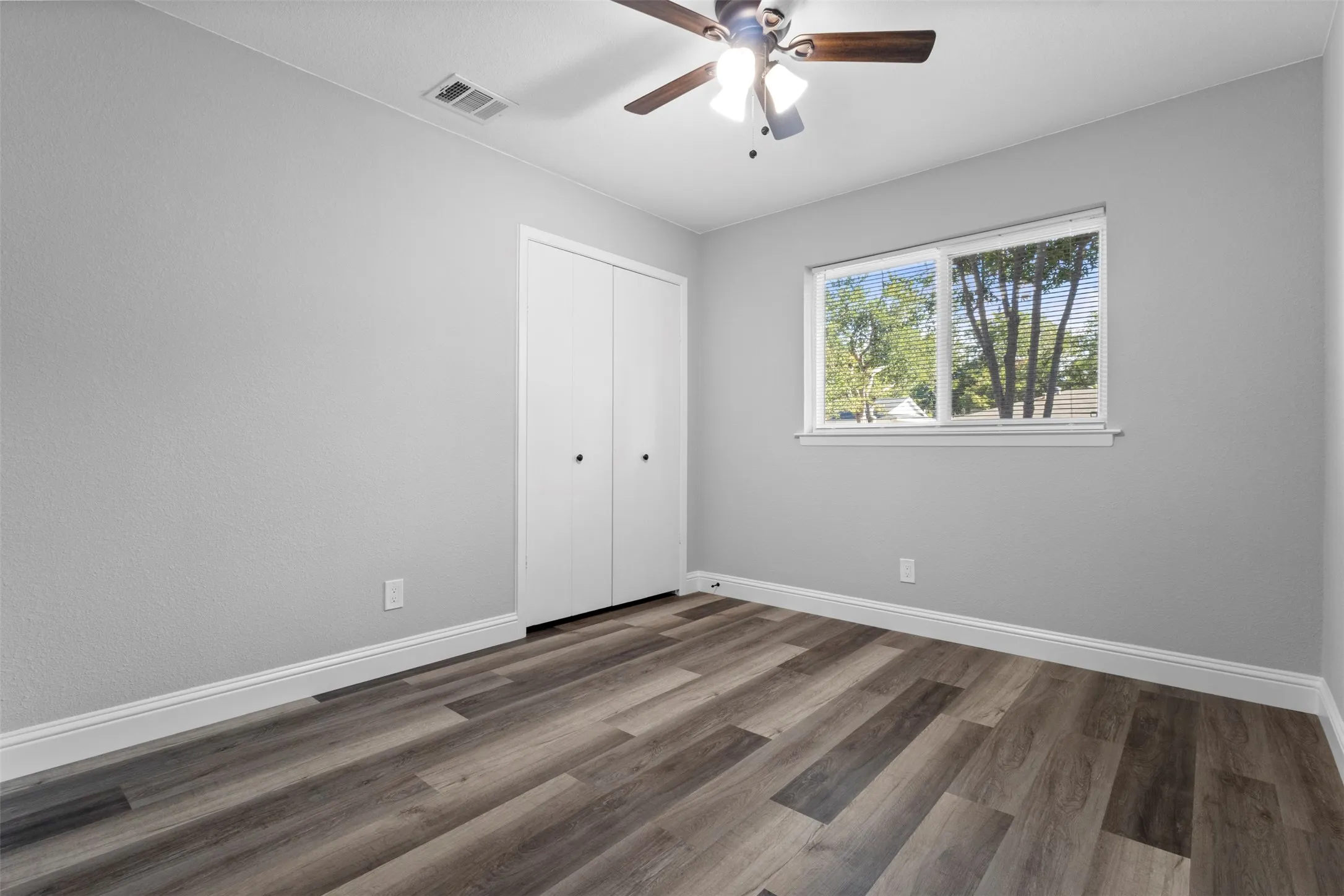 Single Family Residence For Sale in Dallas County , 1917 Provincetown Lane, Richardson, Texas 75080, 5 Bedroom, 3 Bathroom, Garage spaces, 2,526 Sqft, built in 1962, mls#21374210, Real Estate Agent in Richardson, Homes For Sale in Dallas county, Homes For Sale in Richardson, Realtor in Richardson Texas, Real Estate Brokerage Independent Realty Texas, Luminita Cordes Realtor